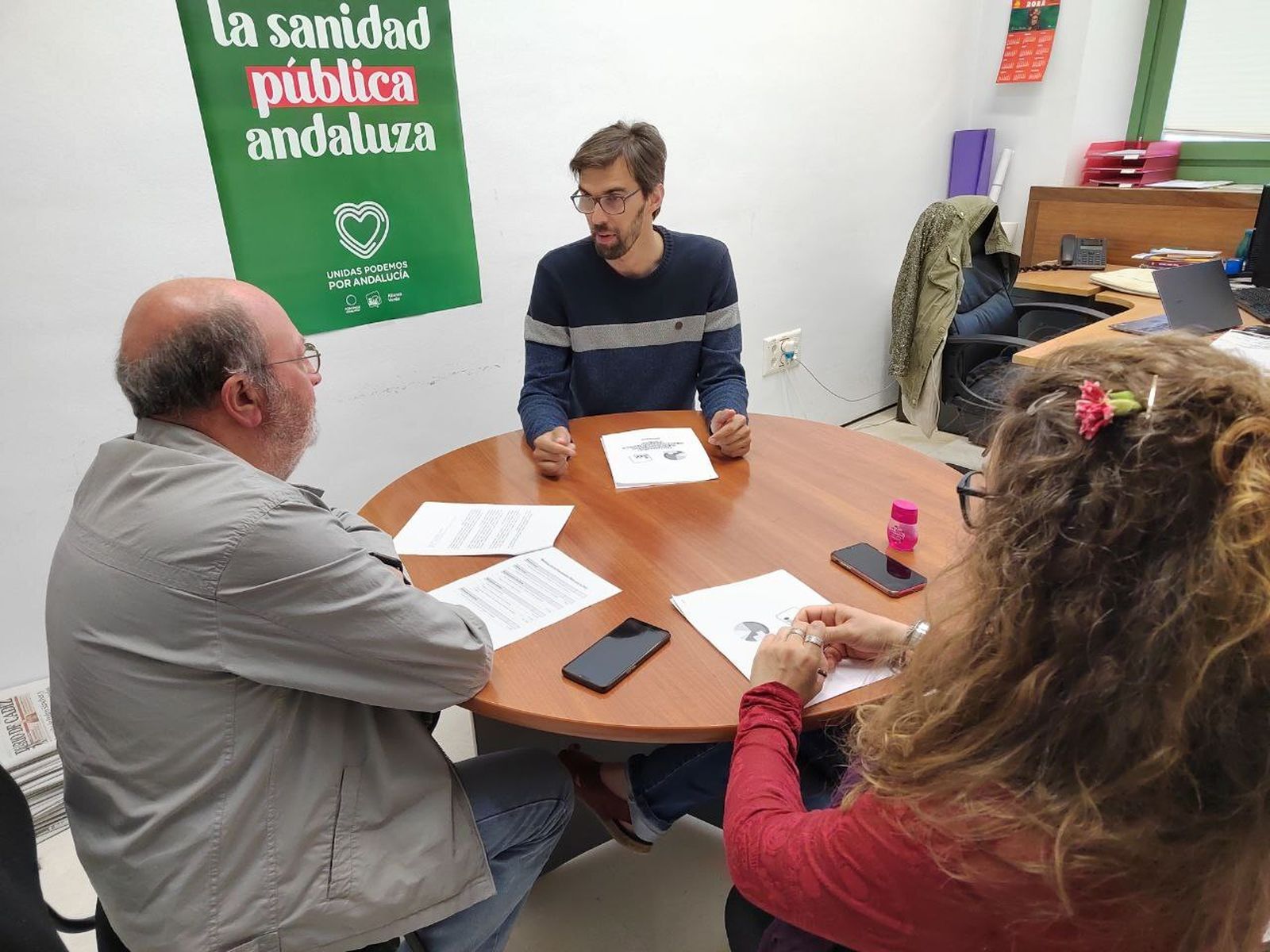 La reunión entre Izquierda Unida y la representación de Amal Esperanza.