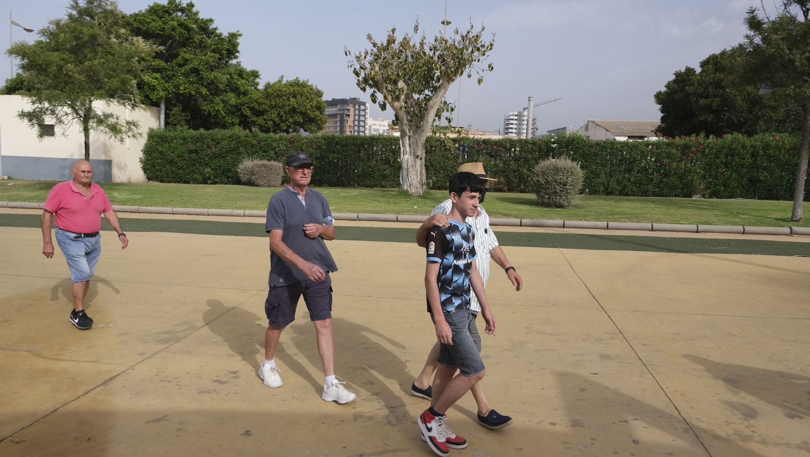 Imágenes de la renovación de los abonos de la U.D. Almería