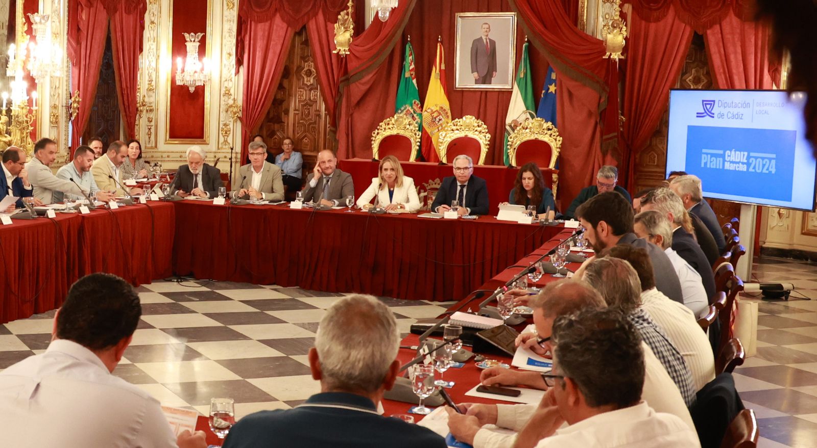 Reunión en Diputación con representantes de los municipios beneficiados por estas inversiones.