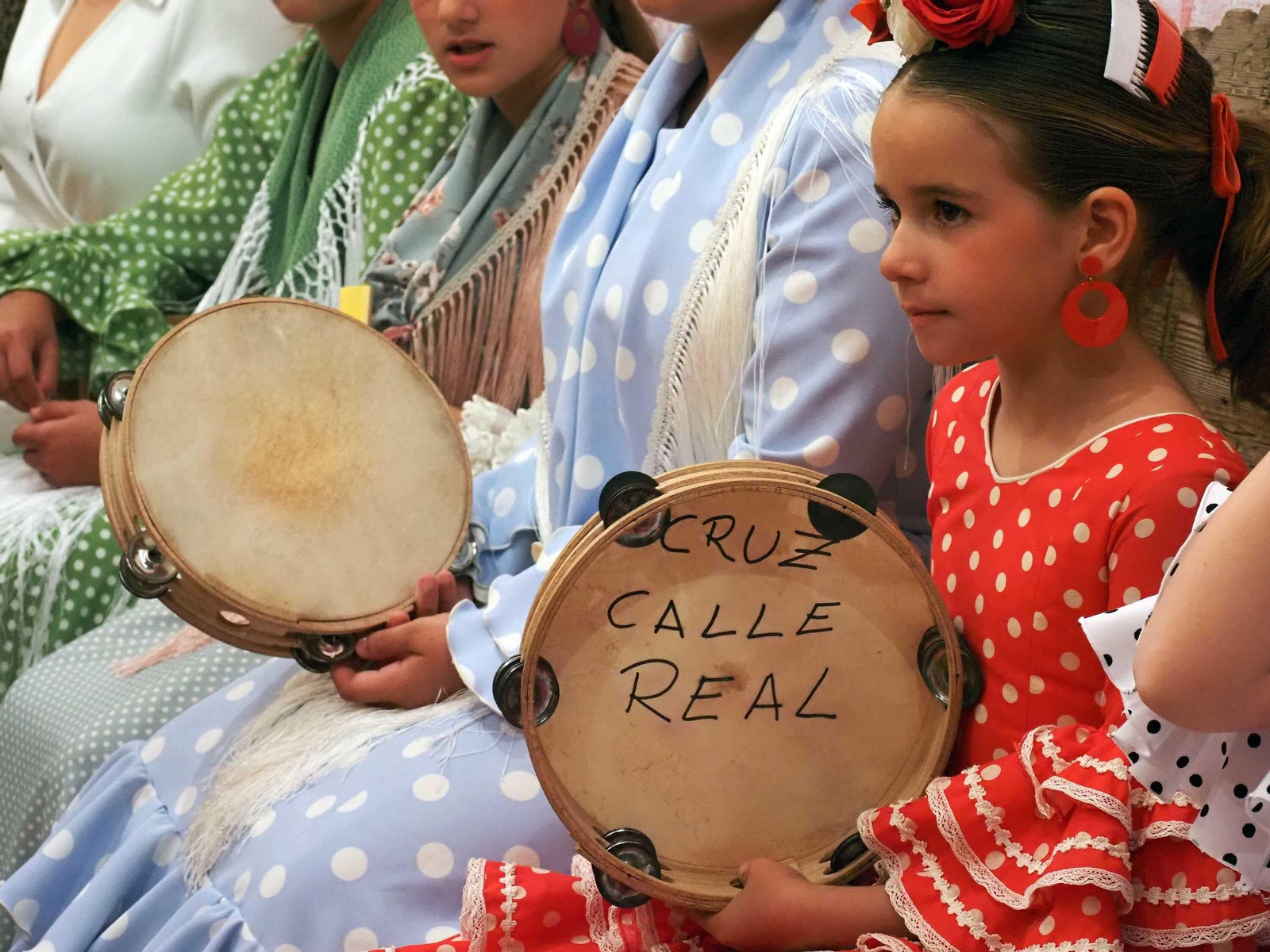 La localidad de Alosno vive con intensidad su festividad de las Cruces de Mayo.