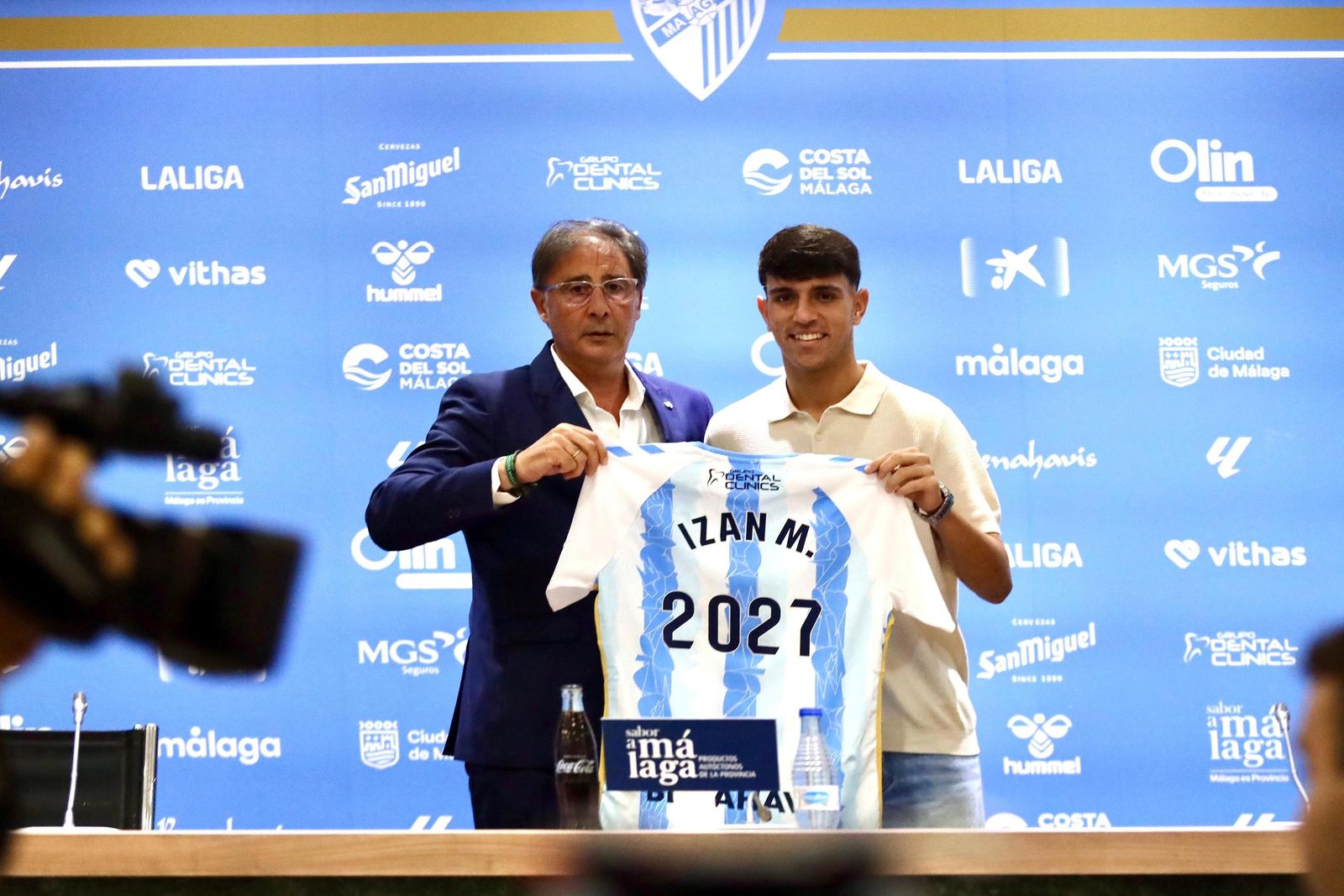 La renovación de Izan Merino y el balance de mercado de Loren, en fotos