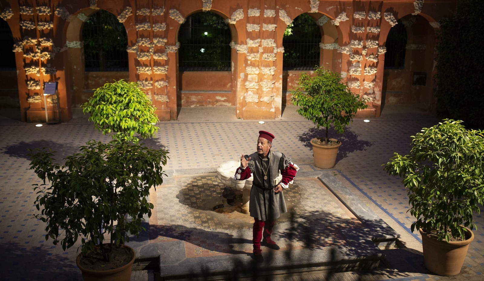 Las visitas teatralizadas nocturnas en el Alcázar de Sevilla con Magallanes como protagonista