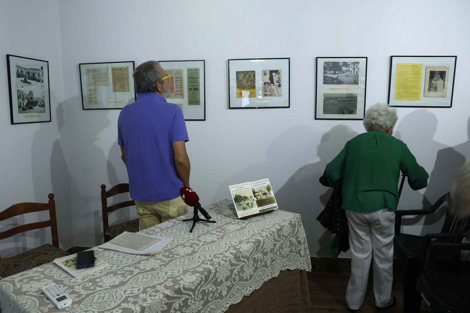 Las fotos de la exposición "El San Roque de los 60" y la presentación de los libros "Plaza de Armas" y "Alameda" de Antonio Pérez Girón