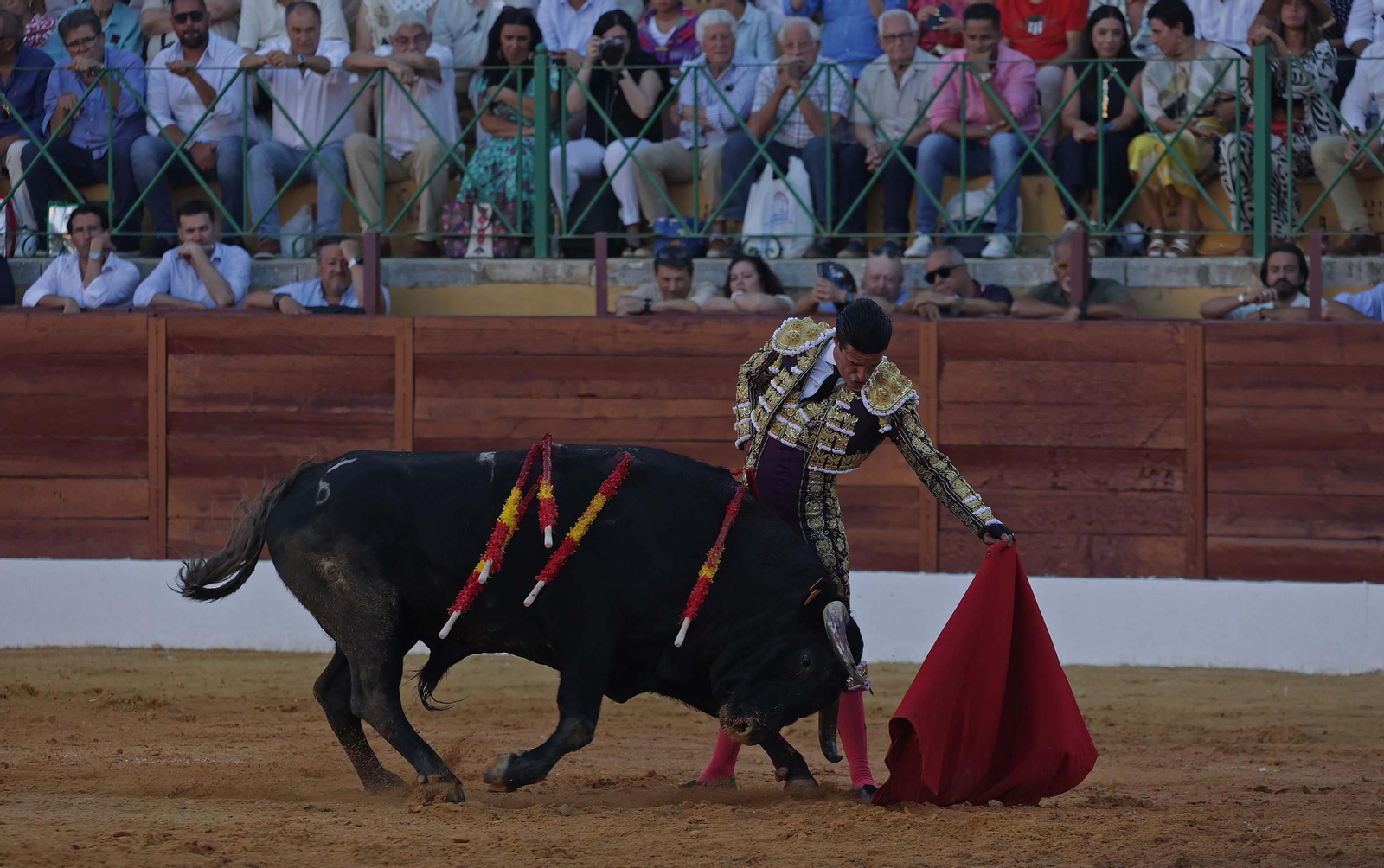 Fotos de la corrida del viernes de la Feria de La Línea: Morante de la Puebla, Talavante y David de Miranda Fotos de la corrida del viernes de la Feria de La Línea: Morante de la Puebla, Talavante y David de Miranda