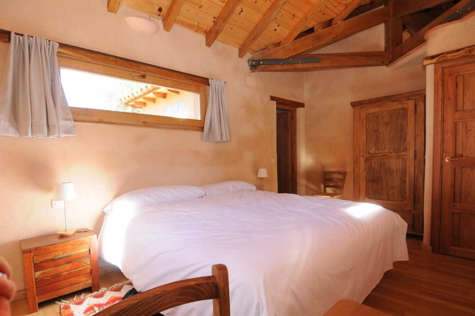 Piscina natural y desconexión: Refréscate en el pueblo del agua en Huelva