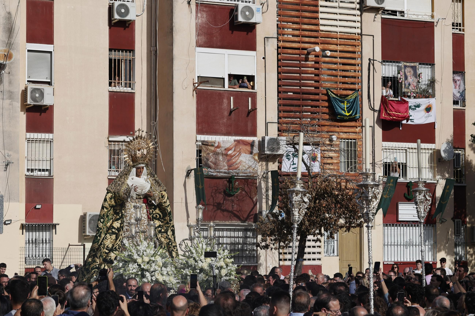 Las Tres Mil se empapa de Esperanza