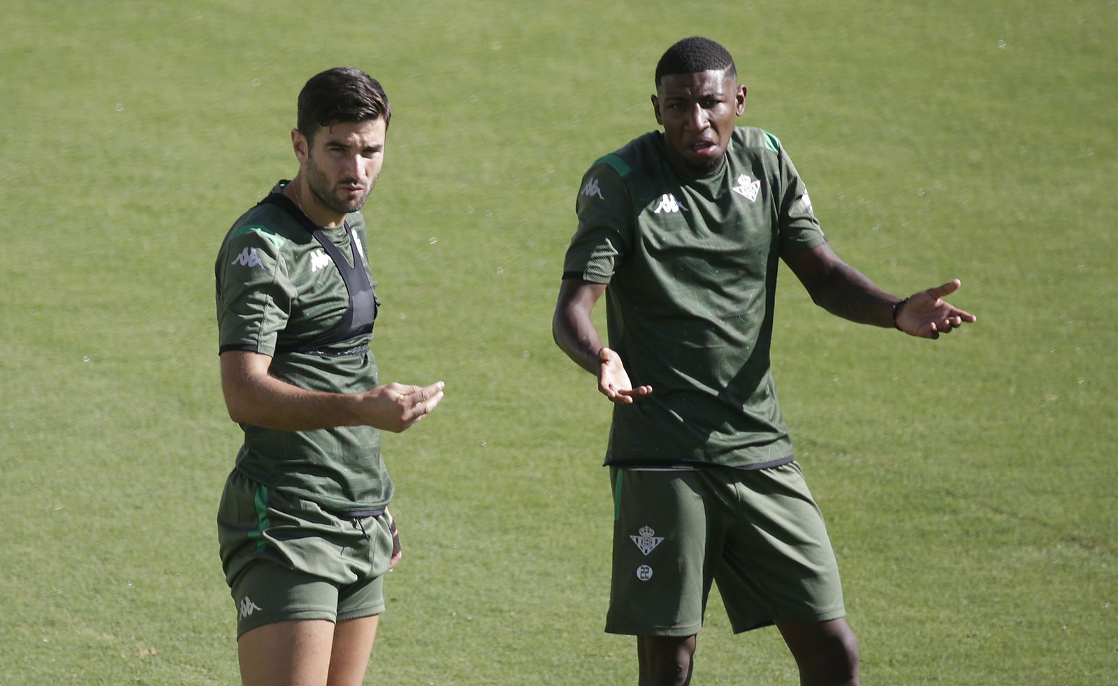 Emerson junto a Barragán en un entrenamiento.