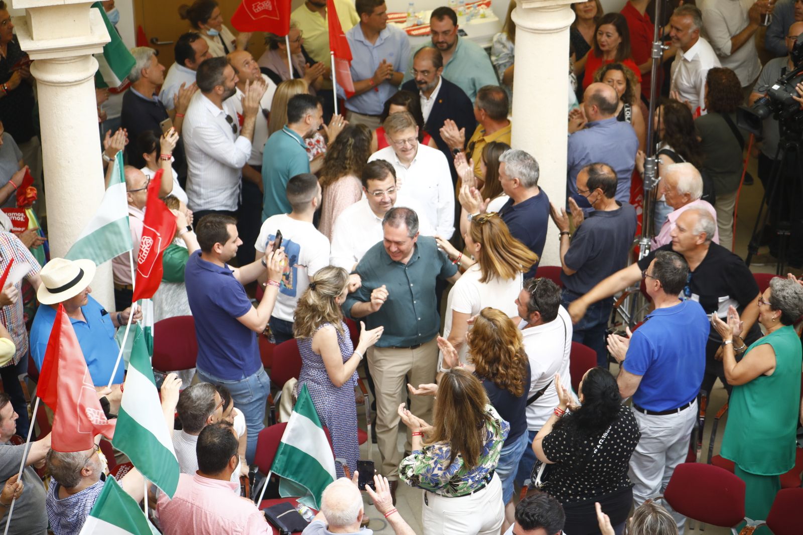 Elecciones Andalucía: La visita de los barones del PSOE en Córdoba, en imágenes