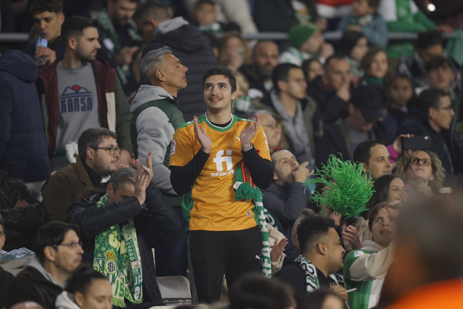 Búscate en las fotos del Betis-Celta