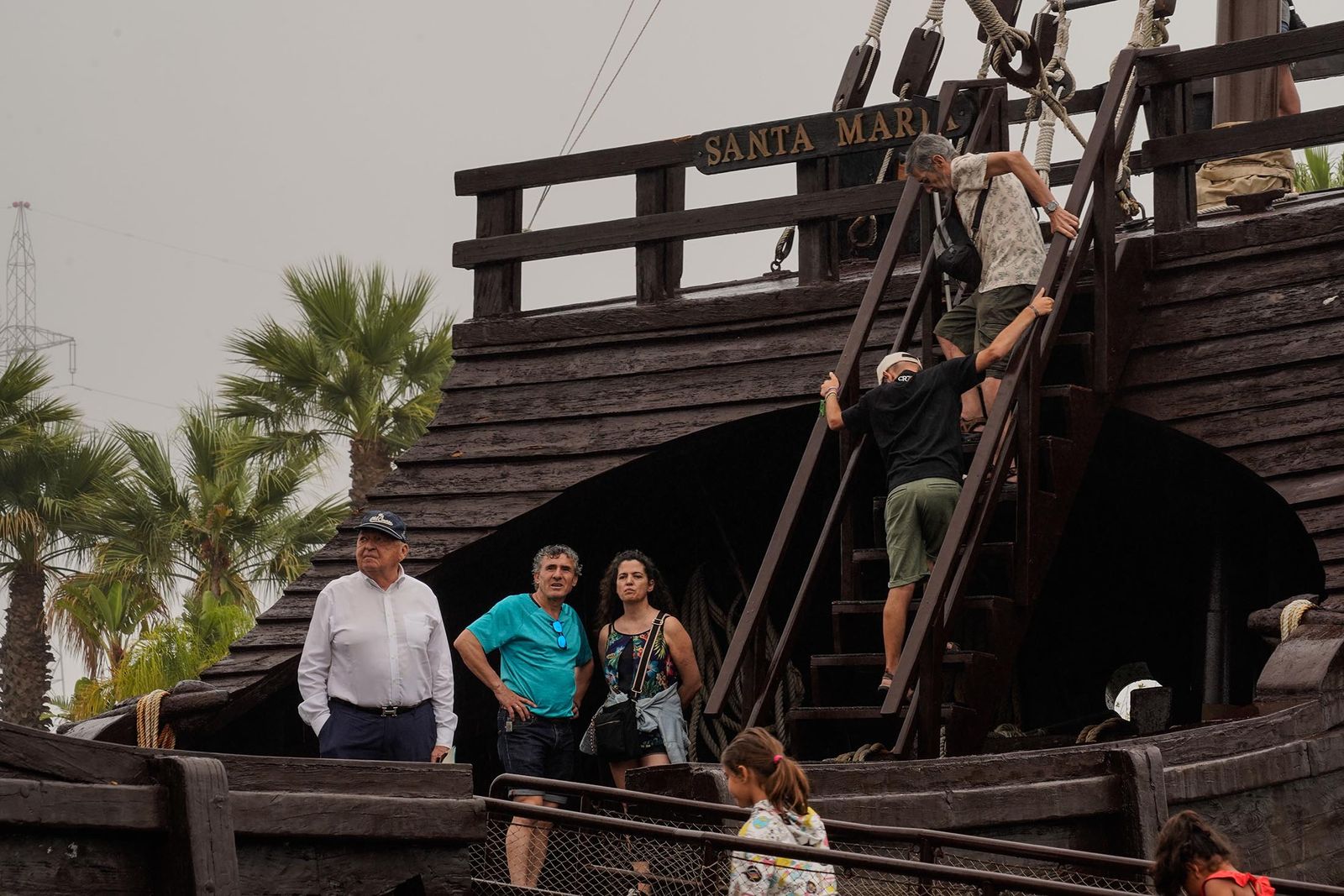 Imágenes de la visita guiada para dar a conocer las reformas realizadas en el Muelle de las Carabelas y su entorno