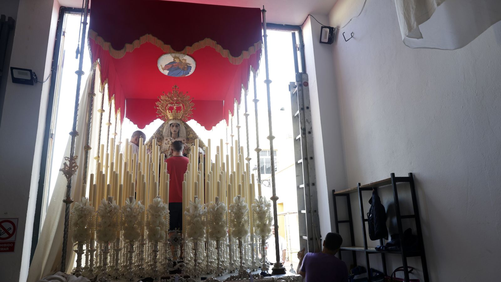 Preparativos en las iglesias de Algeciras para la Magna Mariana, en imágenes