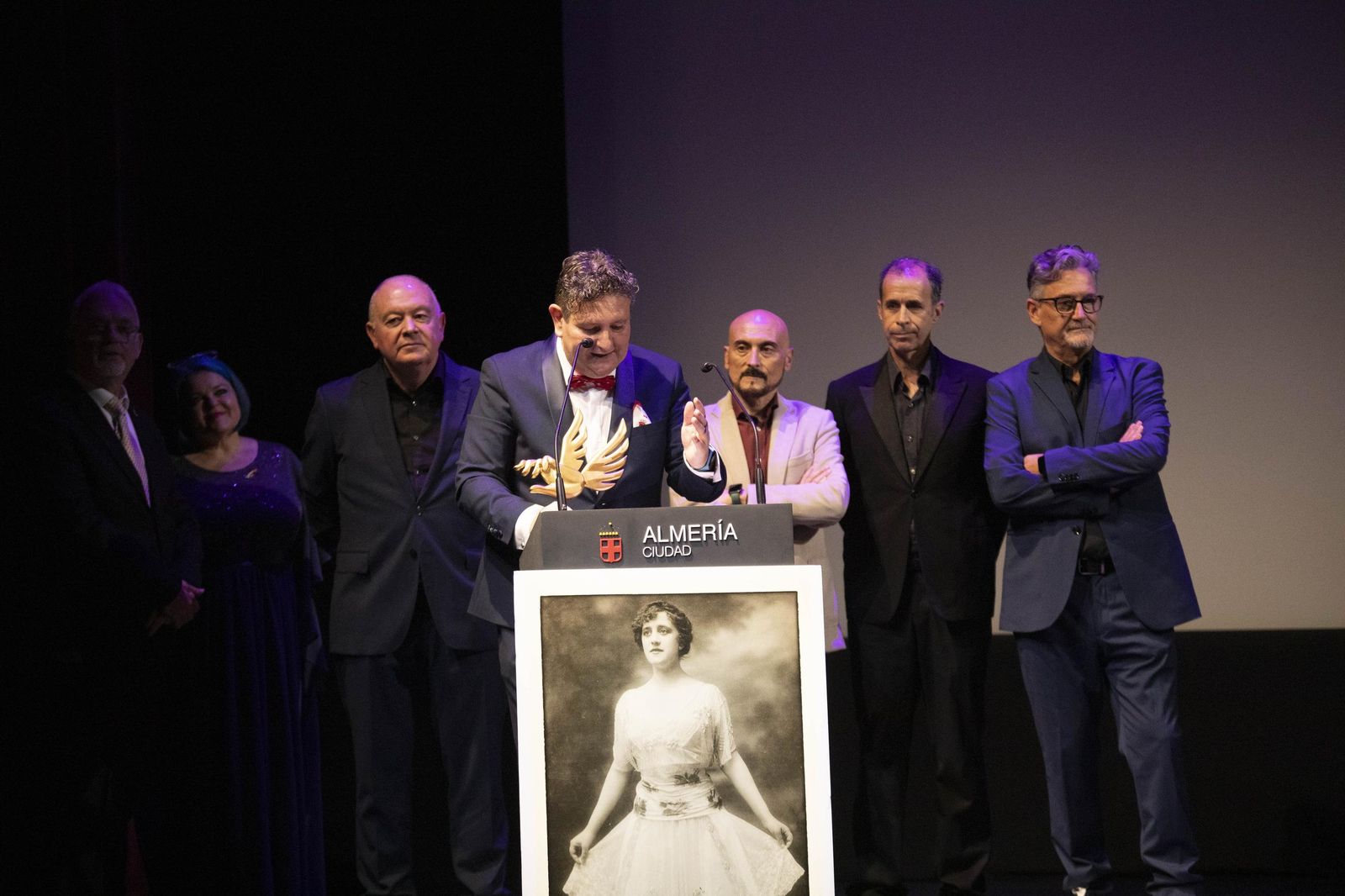 El estreno en Almería del largometraje documental "Concha Robles", en imágenes