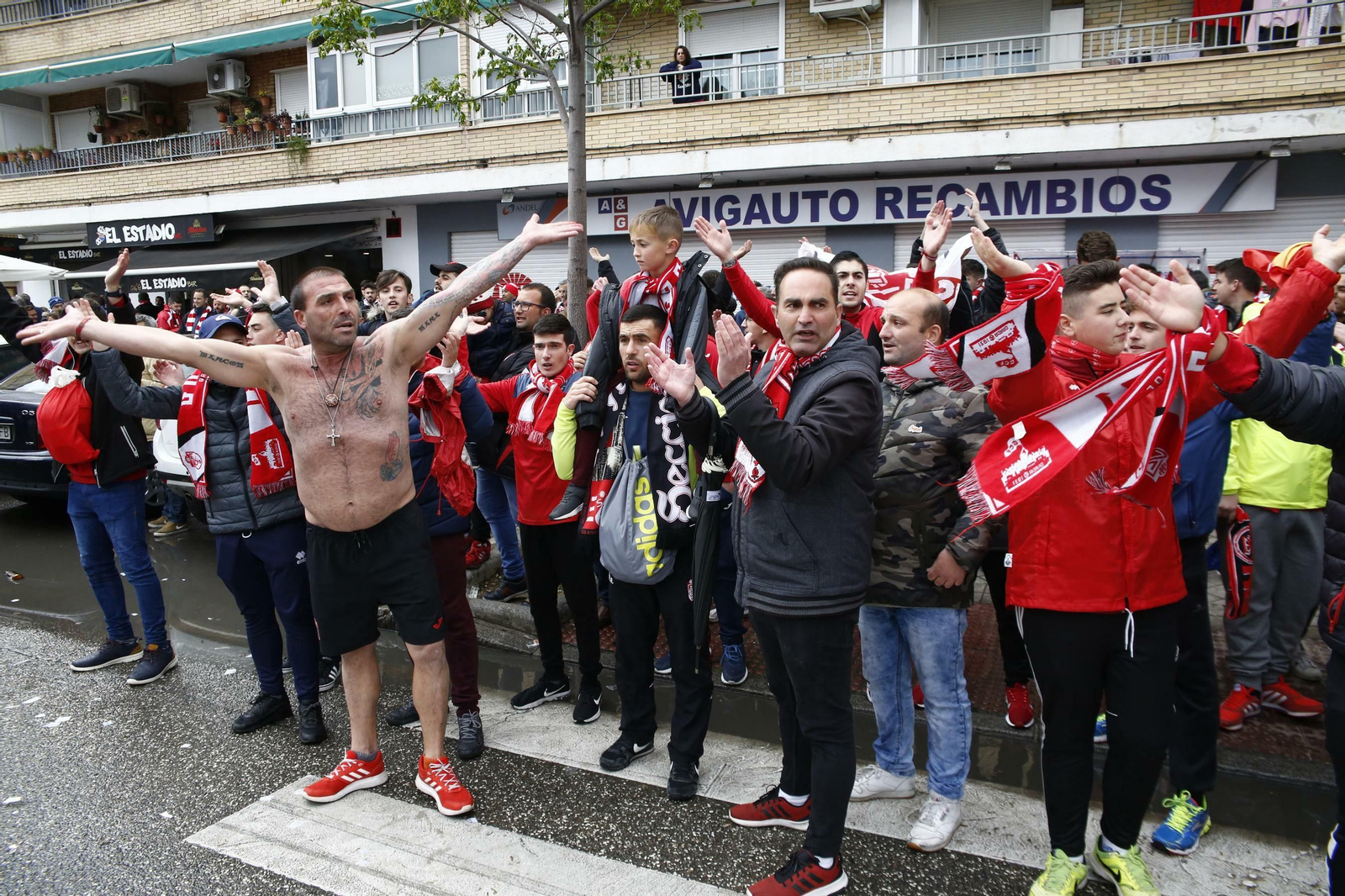 Las fotos de la afición malaguista en Granada