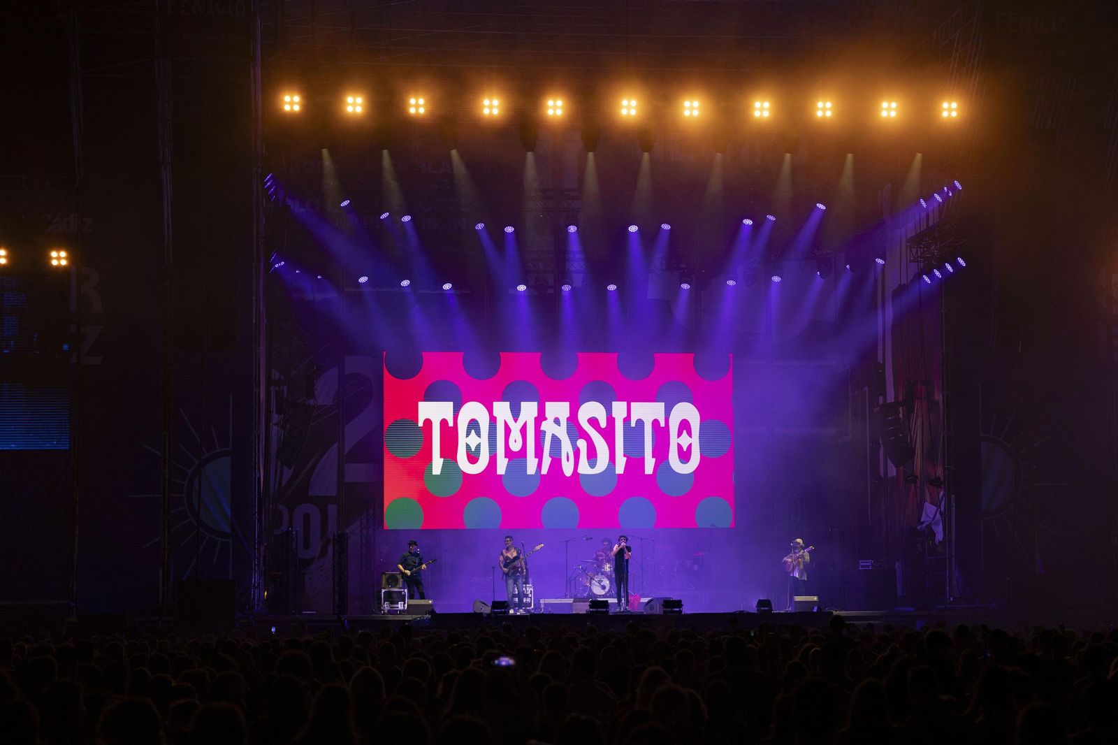 Búscate en las imágenes del concierto gratuito en el Muelle de Cádiz