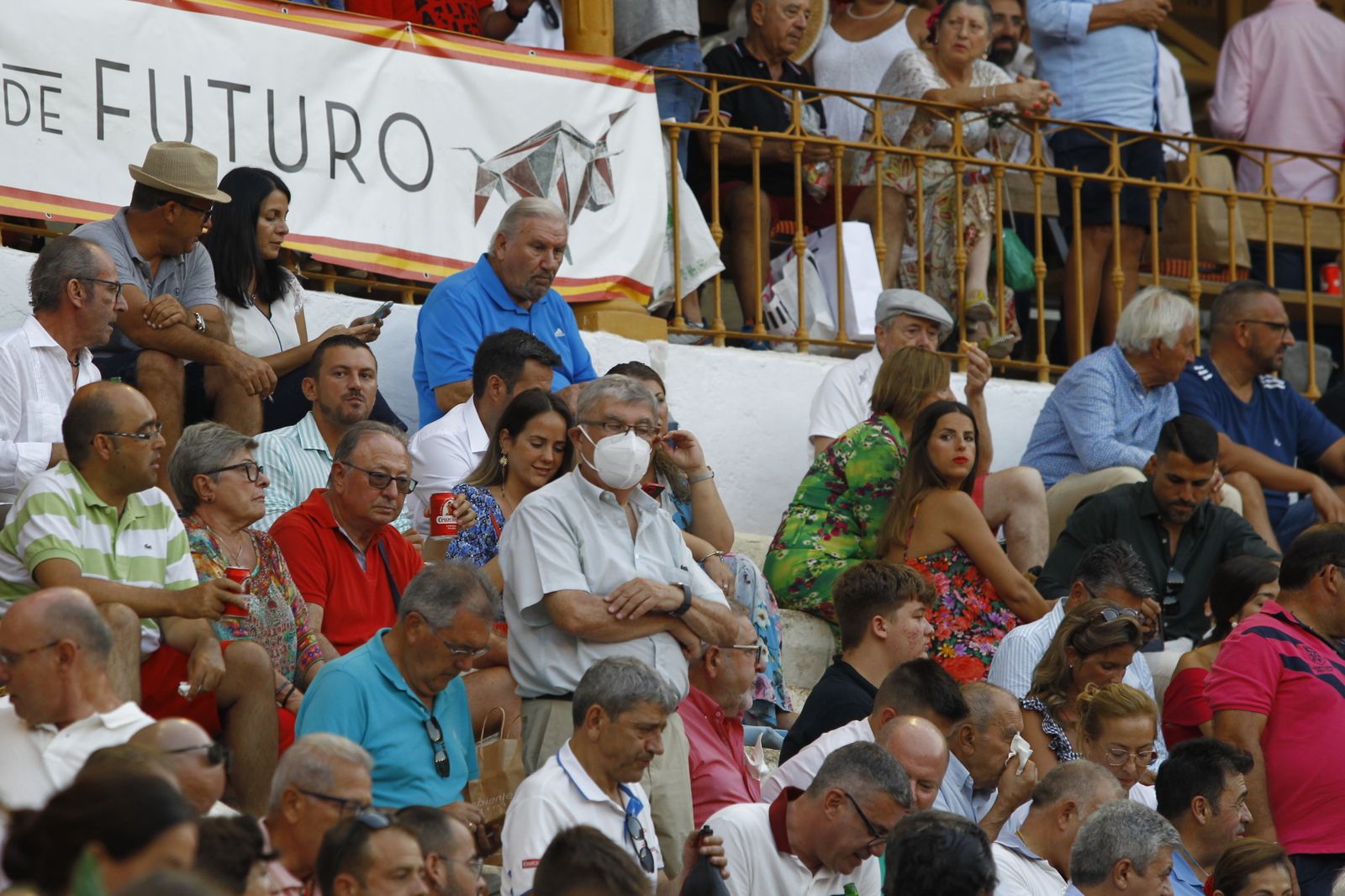 Imágenes del ambiente de la corrida de toros de la Feria de Almería