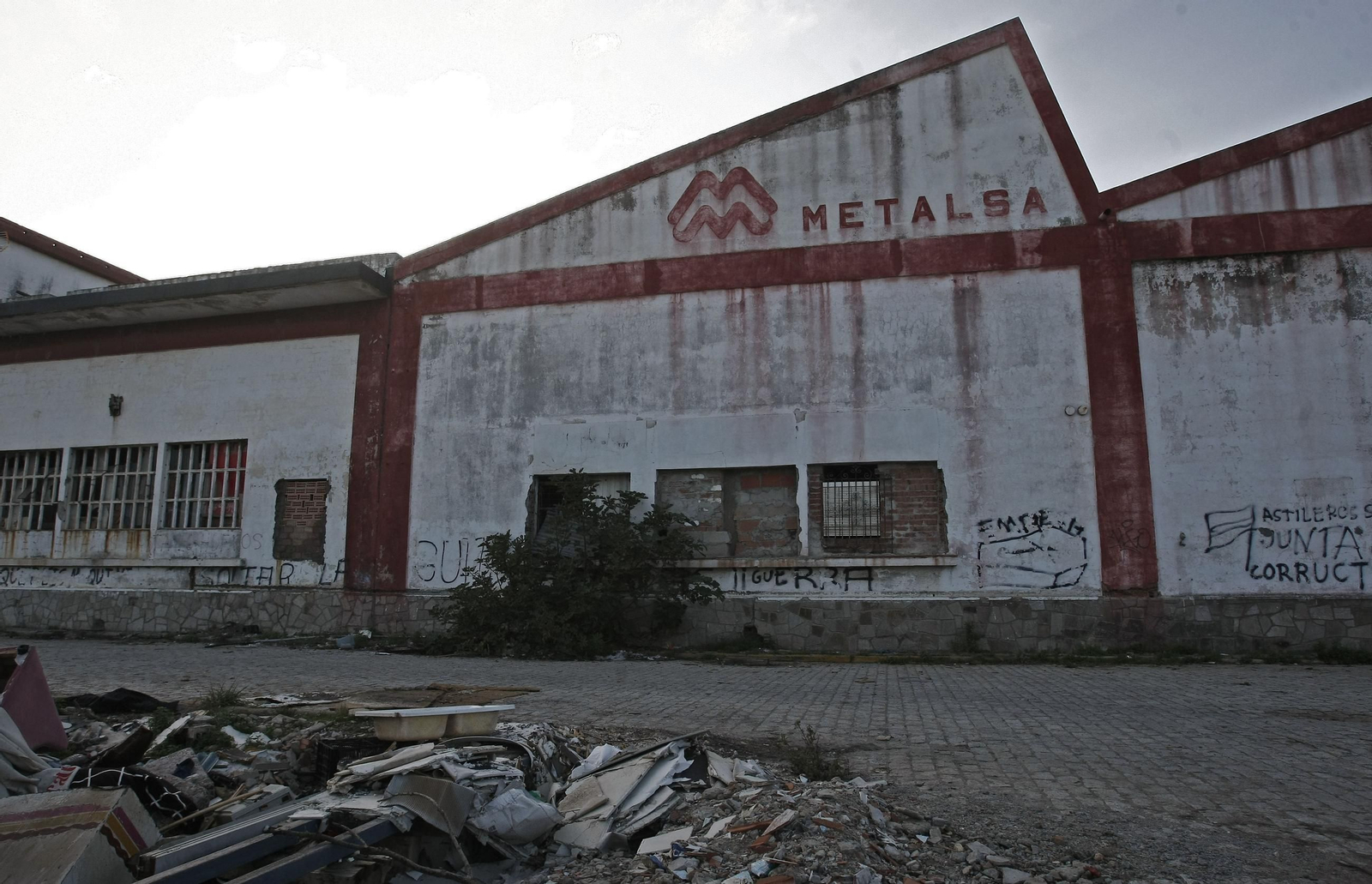 Imagen de archivo de las instalaciones de Metalsa, con techo con amianto.