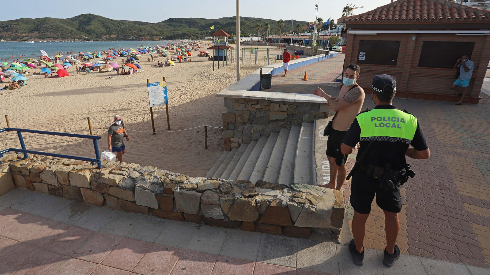El calor llenas la playas el primer fin de semana de agosto