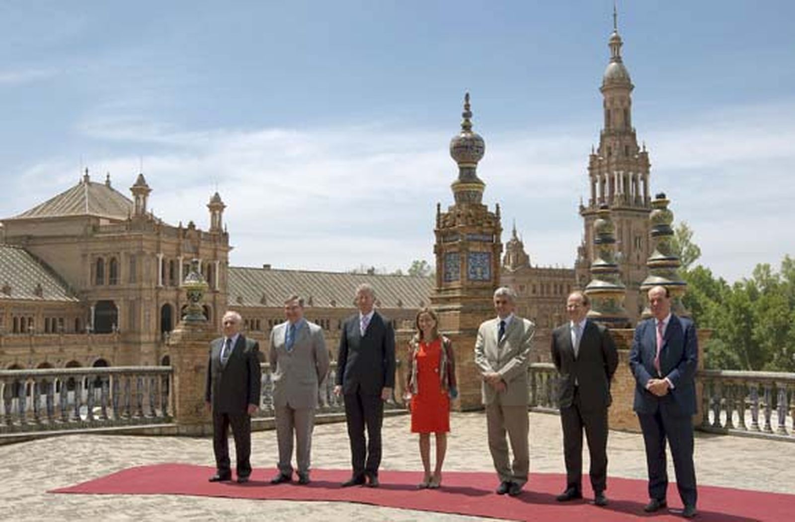 El A400M araña otro mes a sus clientes para encauzar su futuro