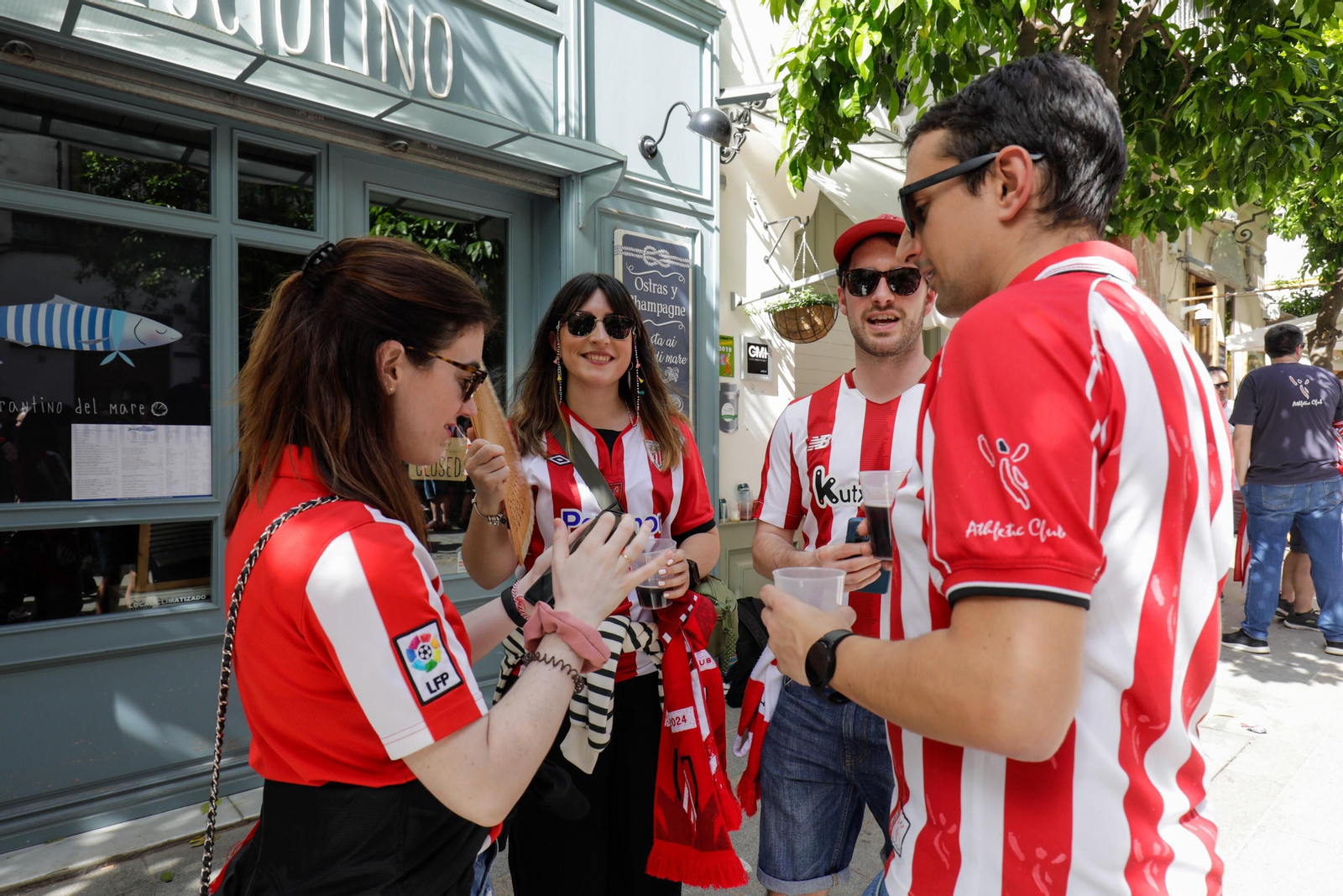 Las fotos de hinchas del Athletic y del Mallorca por Sevilla
