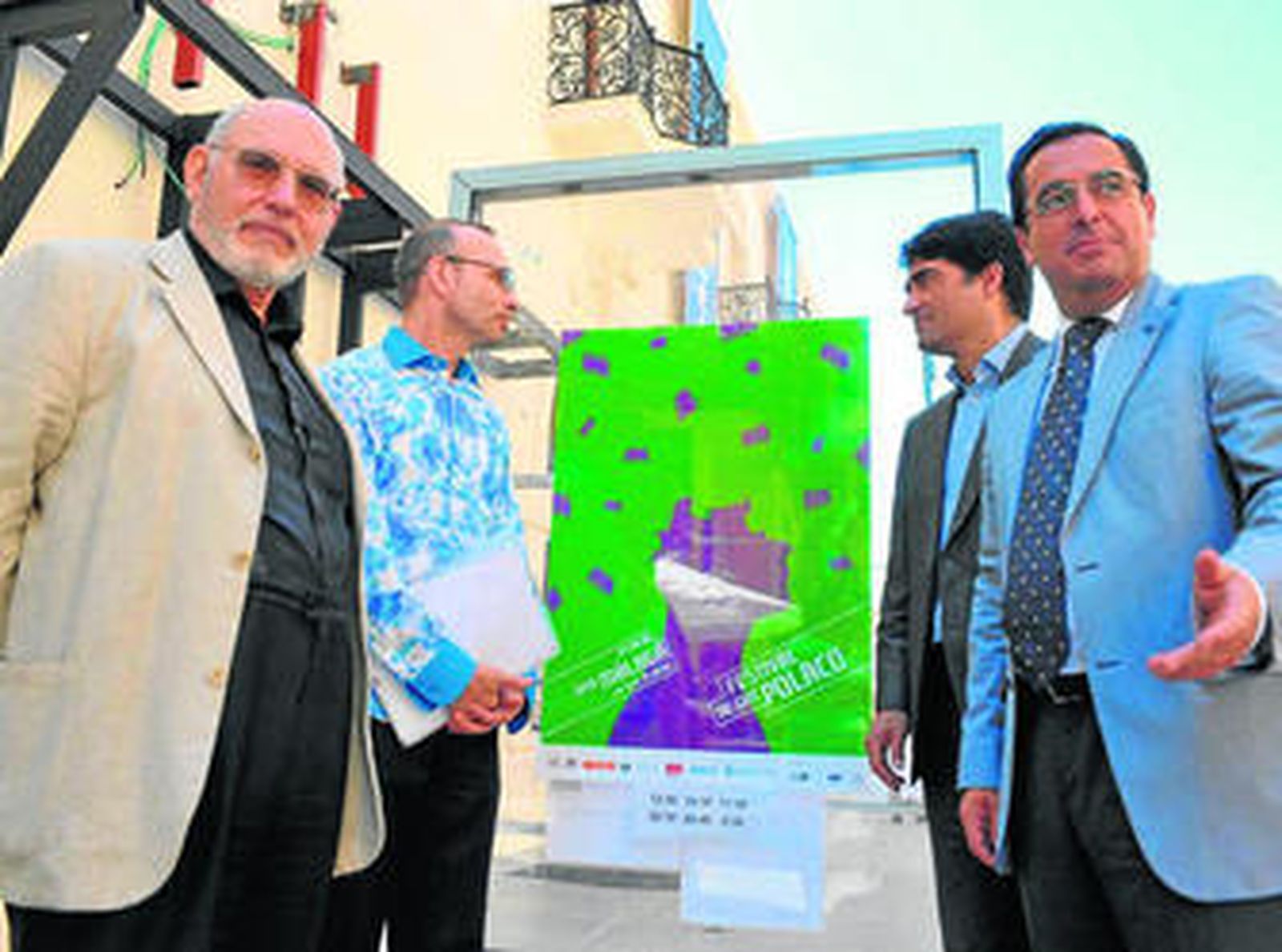 Carmelo Romero (izda), el director del Insituto Polaco de la Cultura, Javier Ferrer y Miguel Briones