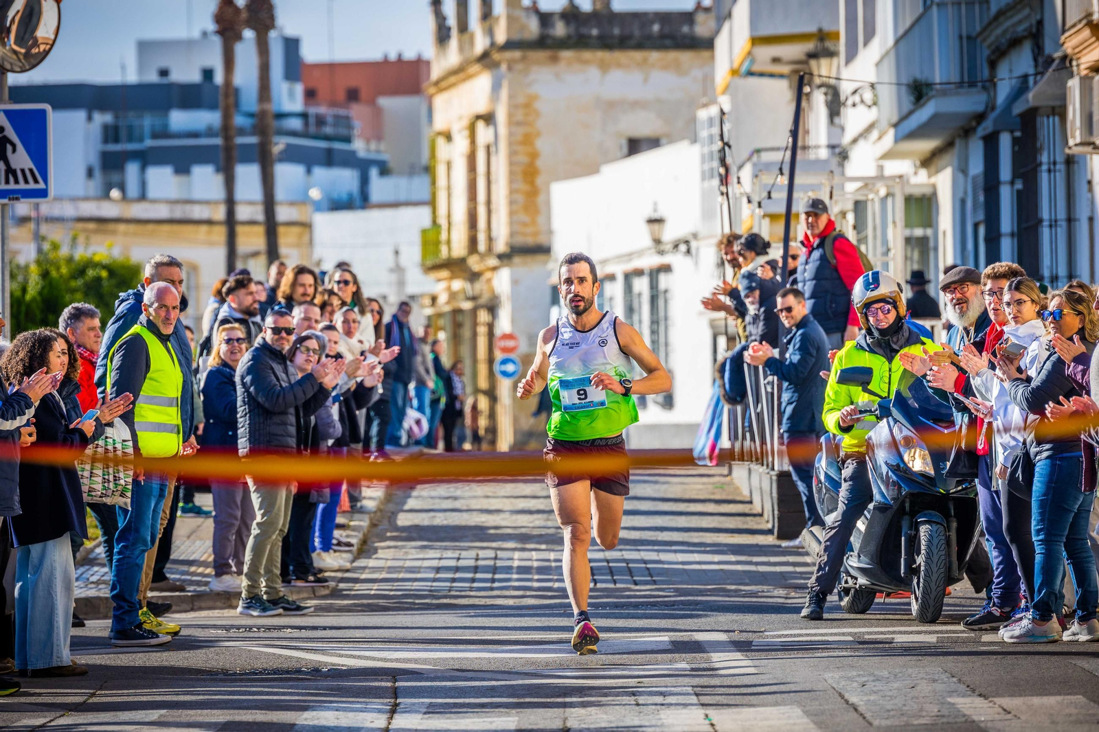 Gran ambiente en la Carrera Solidaria de la Divina Pastora en San Fernando