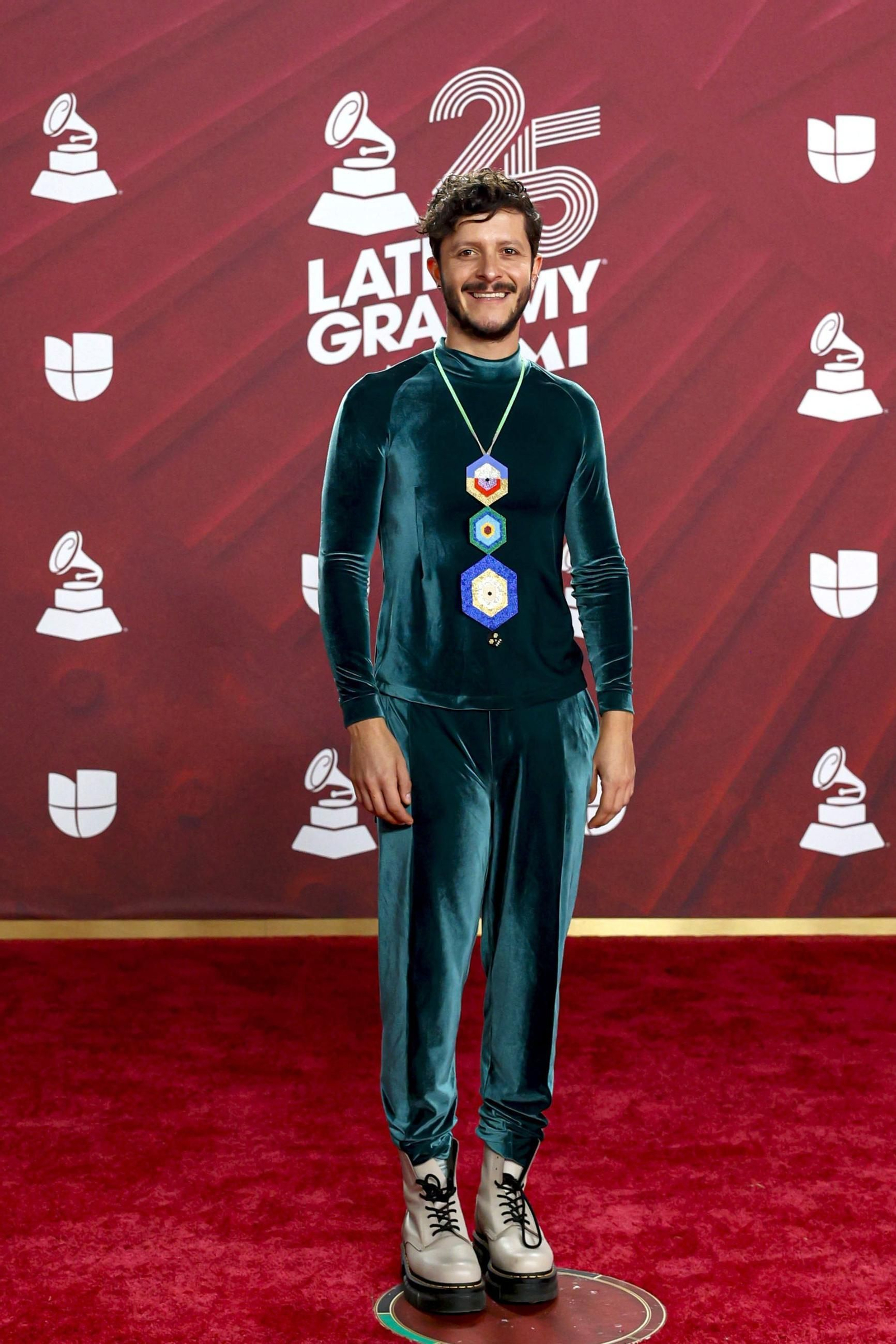 Todos los famosos, tendencias y curiosidades en la alfombra roja de la 25 edición de los Grammy Latinos