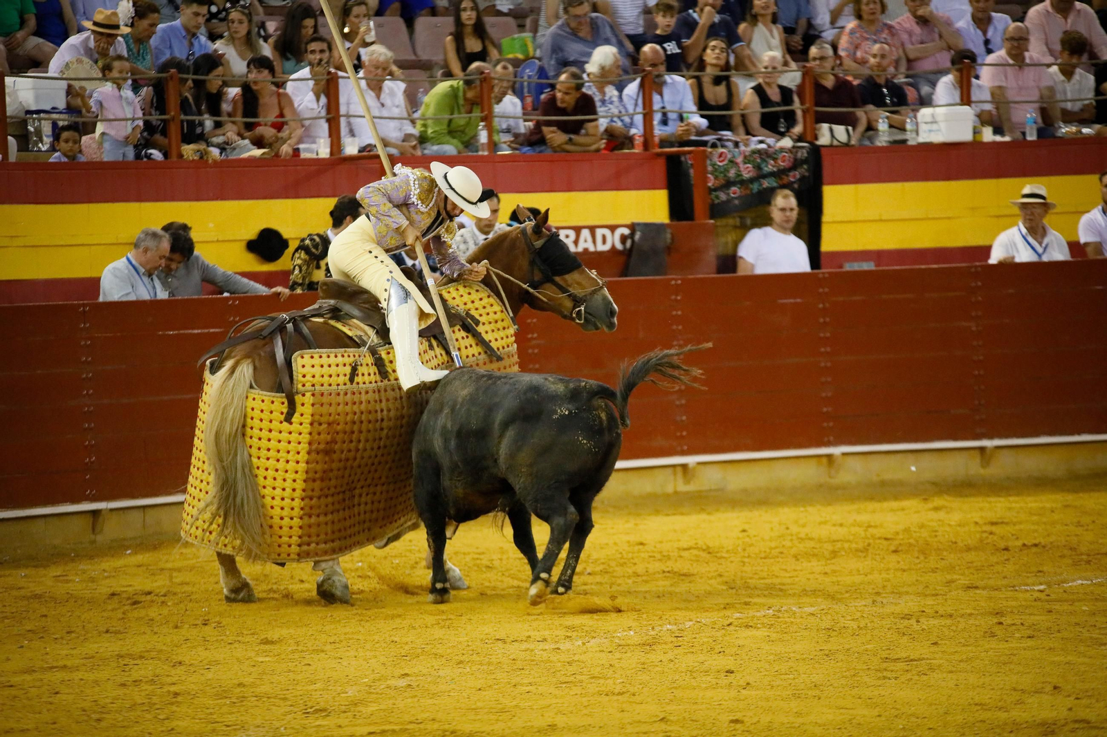 Imágenes de la corrida de toros en Roquetas de Mar