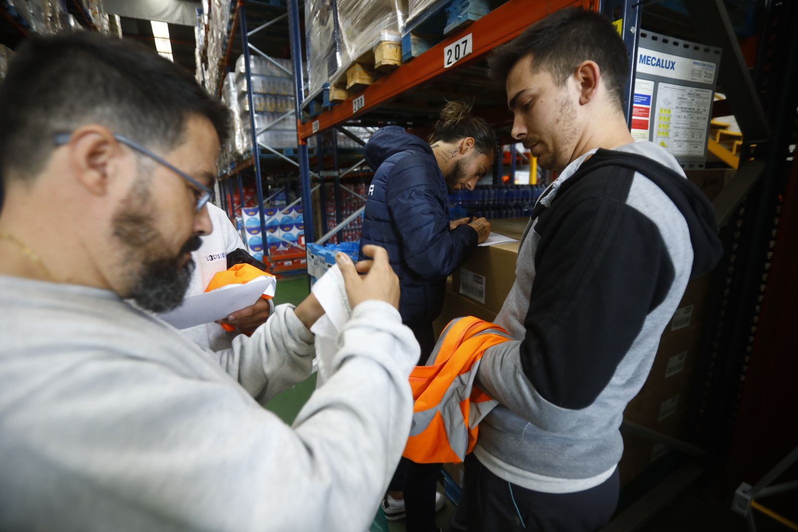 La visita institucional del Córdoba CF a Supermercados Piedra, en imágenes