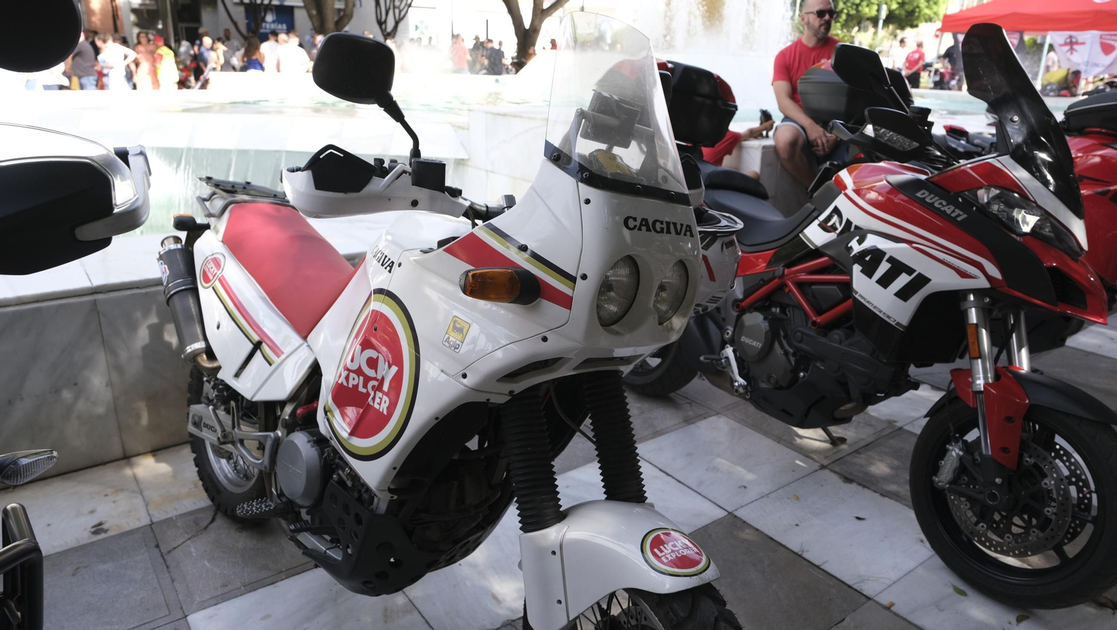 Exposición de motos antiguas y Ducatis en la Feria de Almería 2025, en imágenes