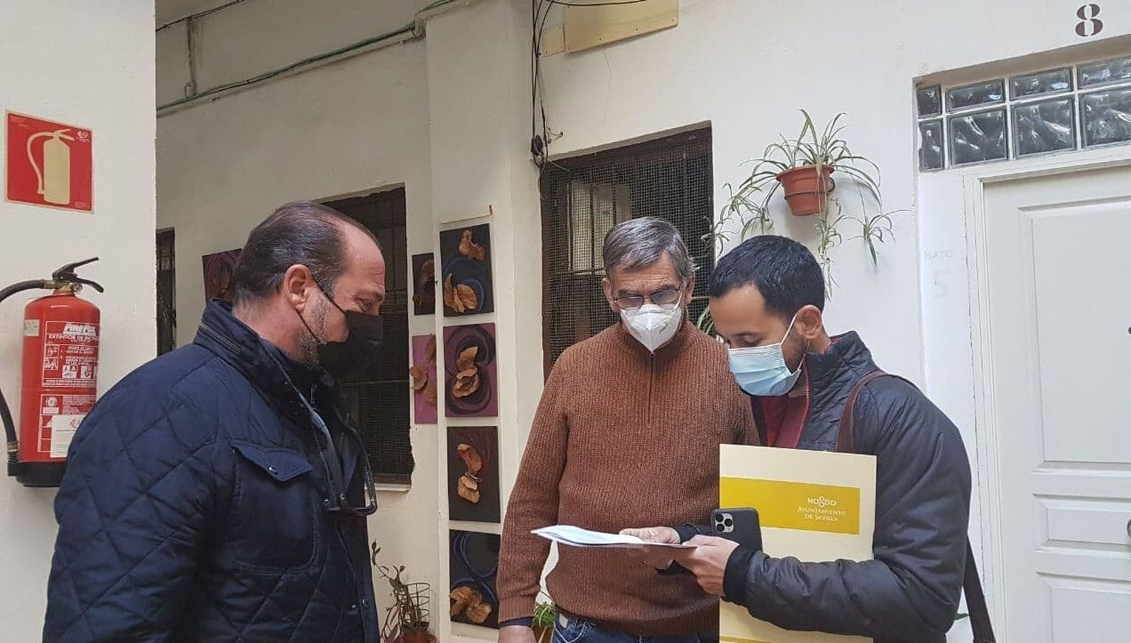 Daniel González Rojas en una de las viviendas que han pasado a Emvisesa.