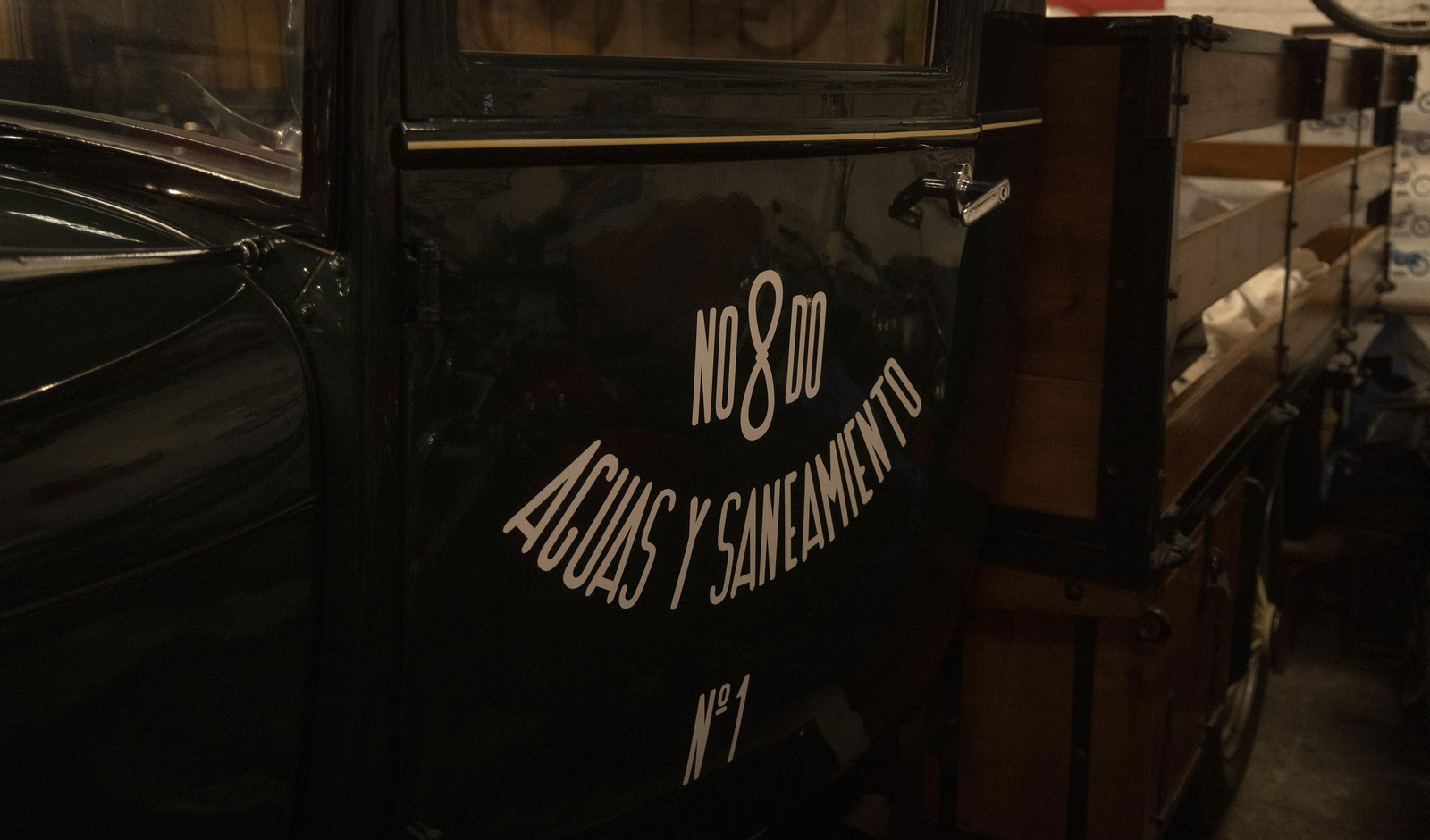 Los vehículos clásicos de Alfonso Chaves, todas las imágenes