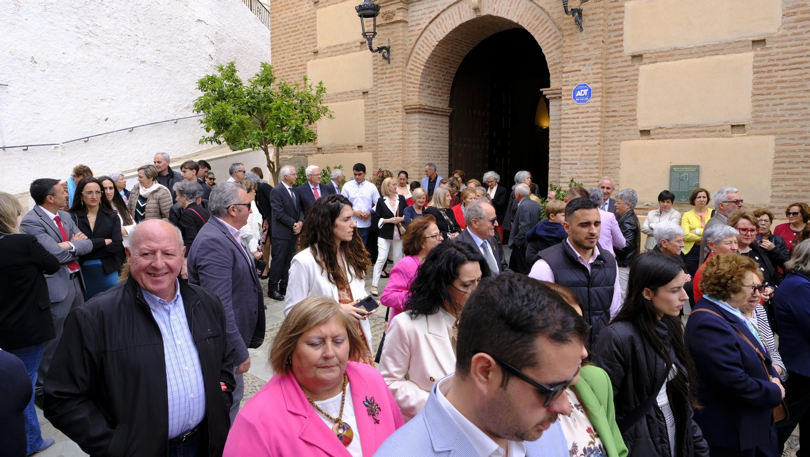 Imágenes de la procesión y paella solidaria en las Fiestas de Abla
