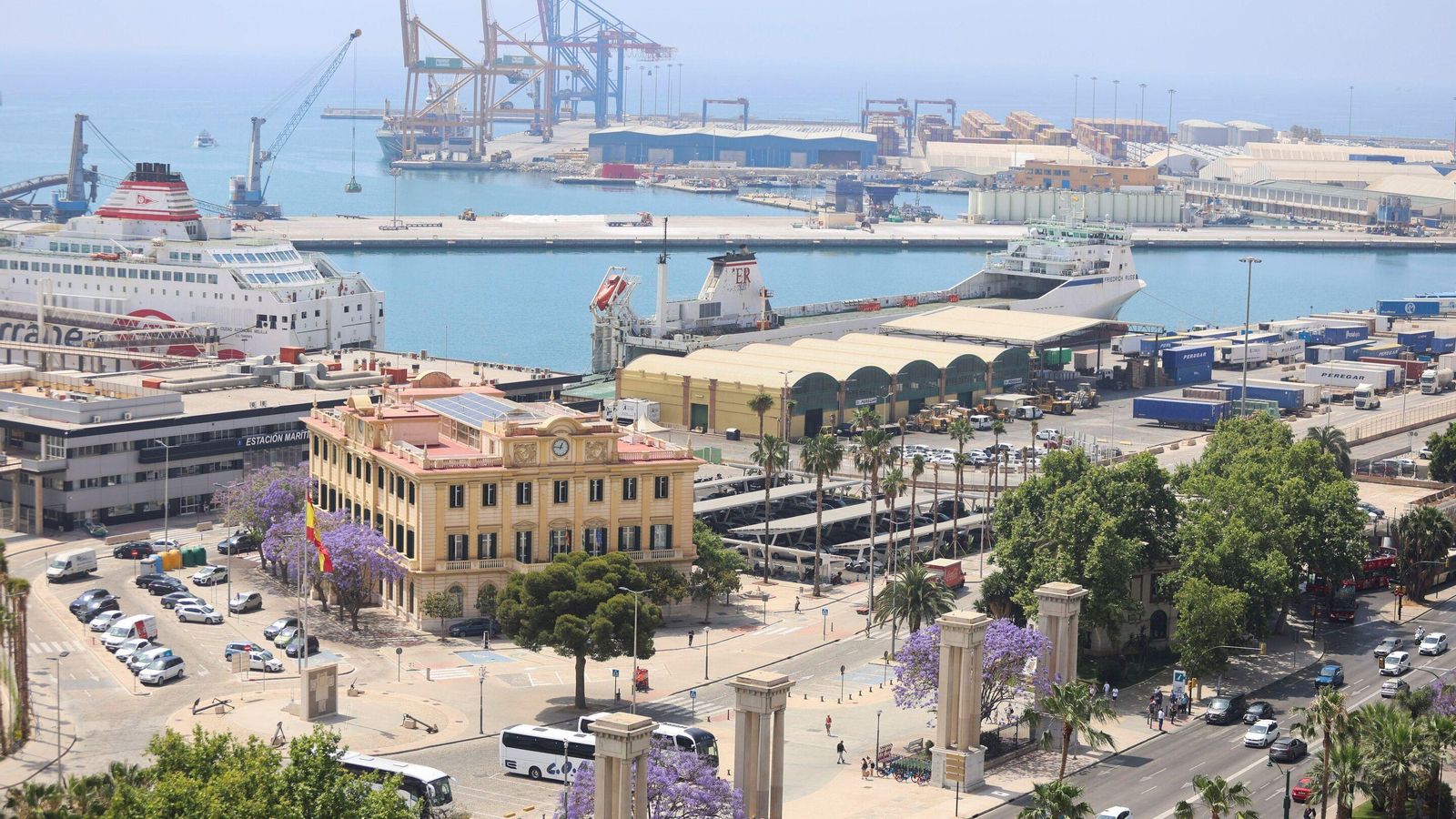 Imagen del Puerto de Málaga. Imagen del Puerto de Málaga.