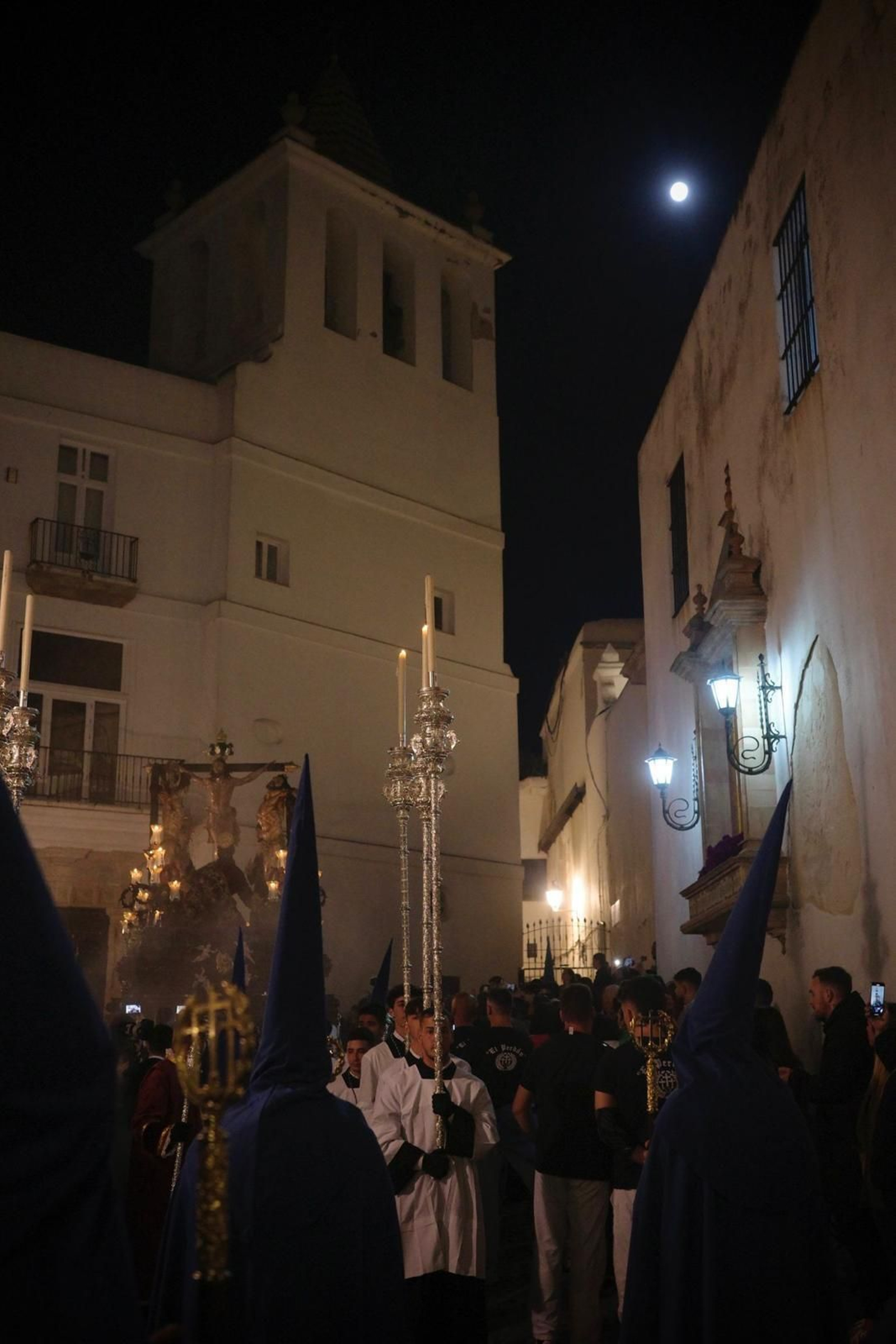 Las imágenes del Perdón en la Madrugada de la Semana Santa de Cádiz 2023
