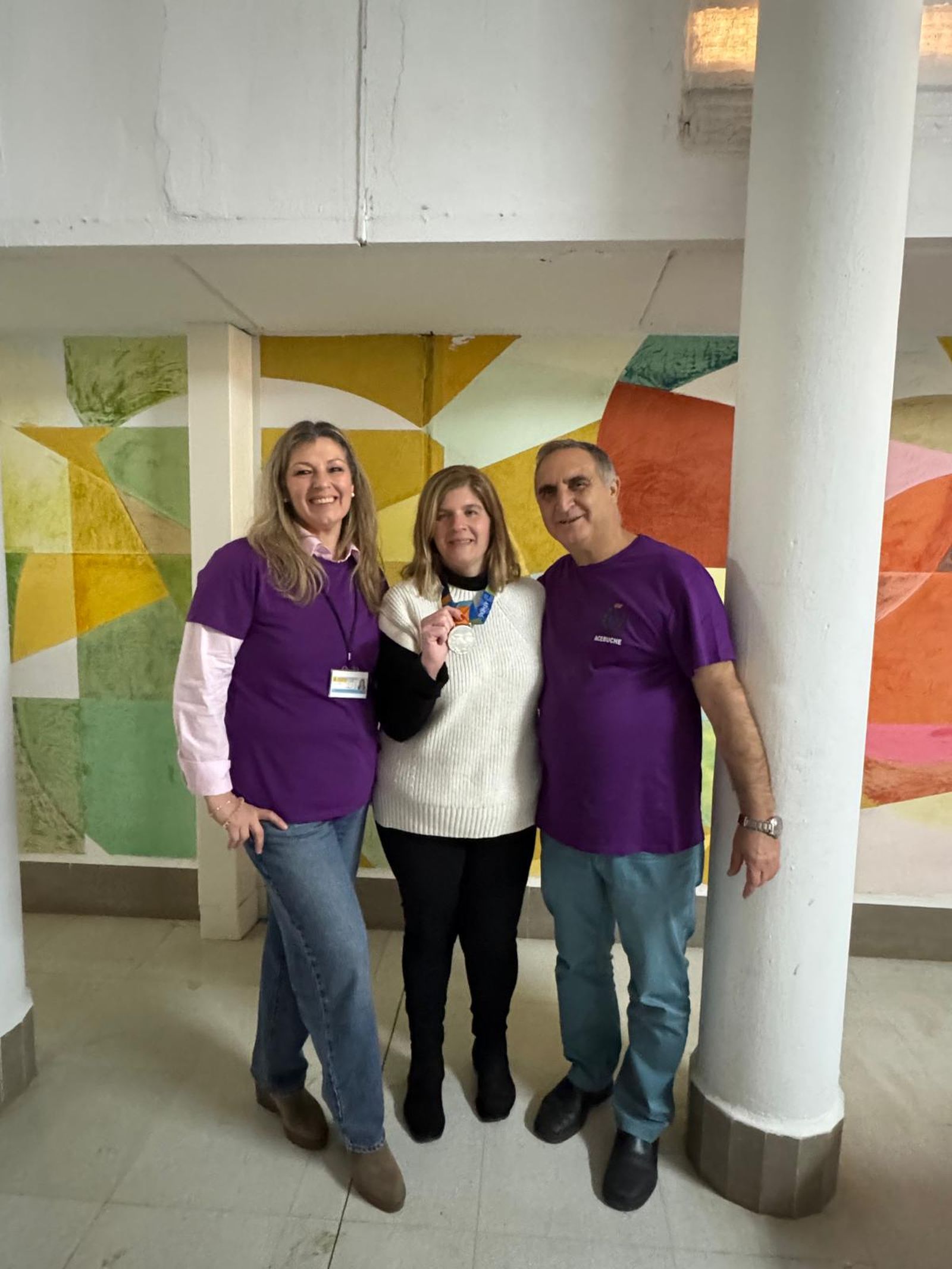 María del Mar Olmedo Justicia, junto a Pilar Casado y Nahum Álvarez.