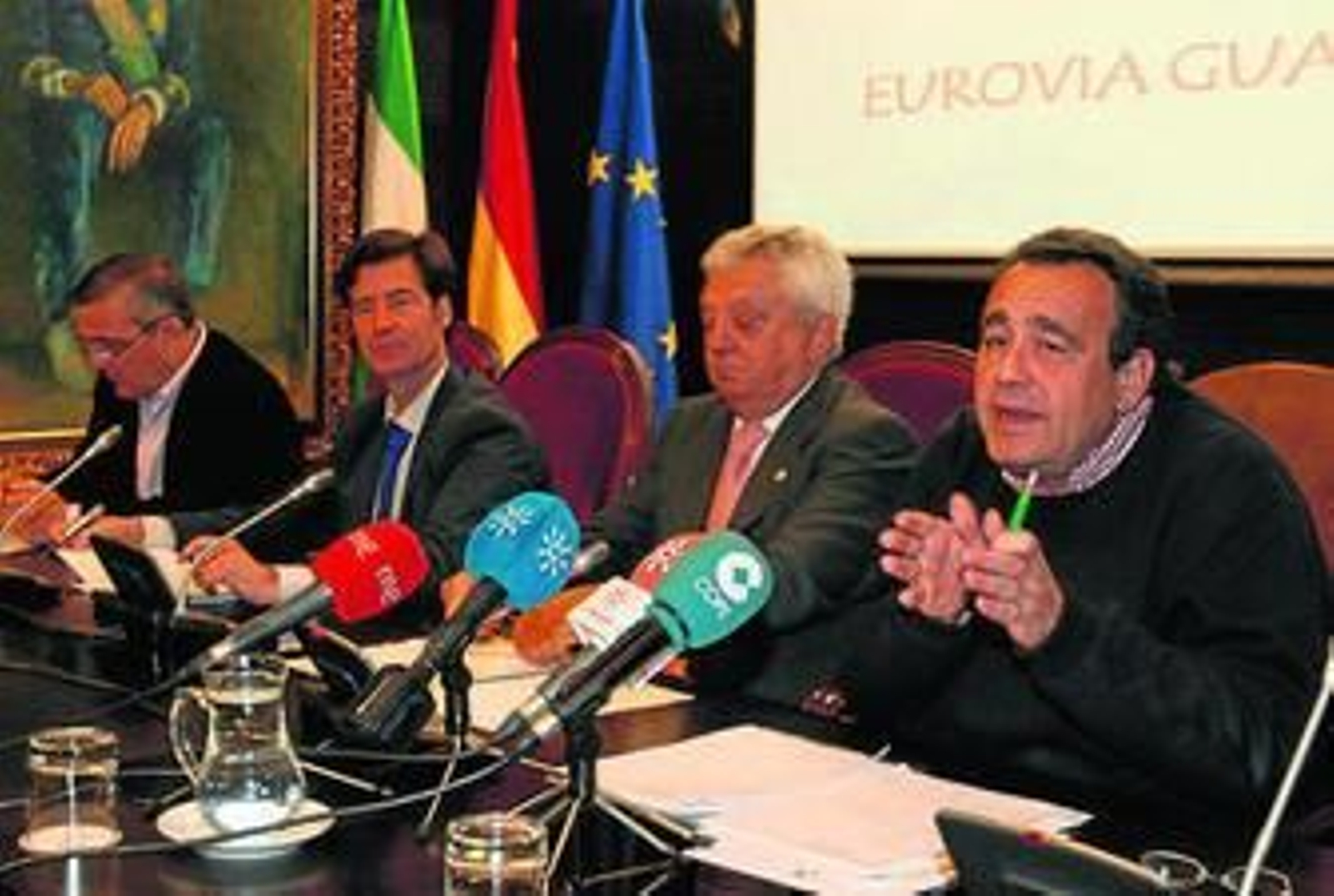 Frente común de empresarios y sindicatos para reclamar el dragado del Guadalquivir