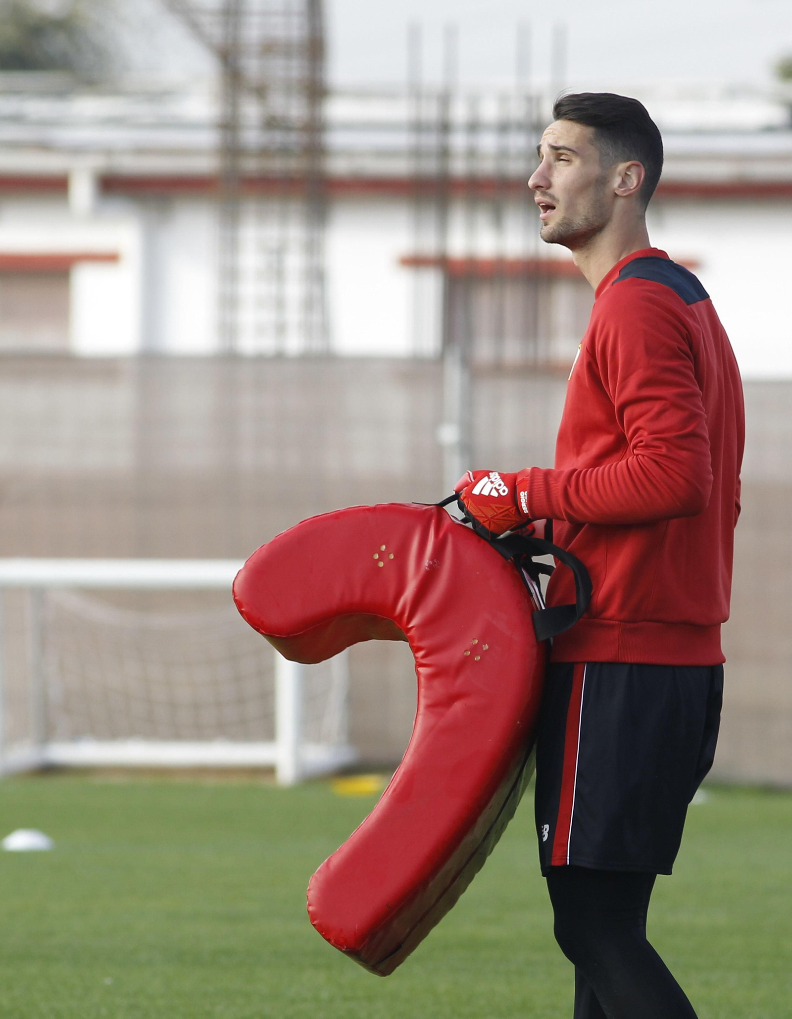 Sergio Rico,. en un entrenamiento.