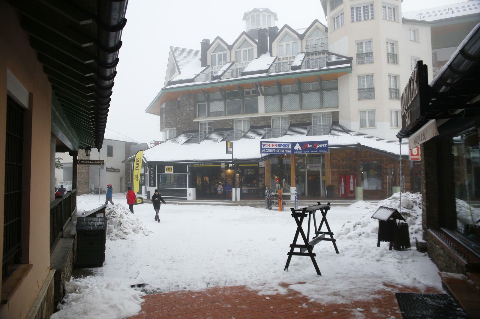 Todas las imágenes del estreno de la temporada de esquí en Sierra Nevada