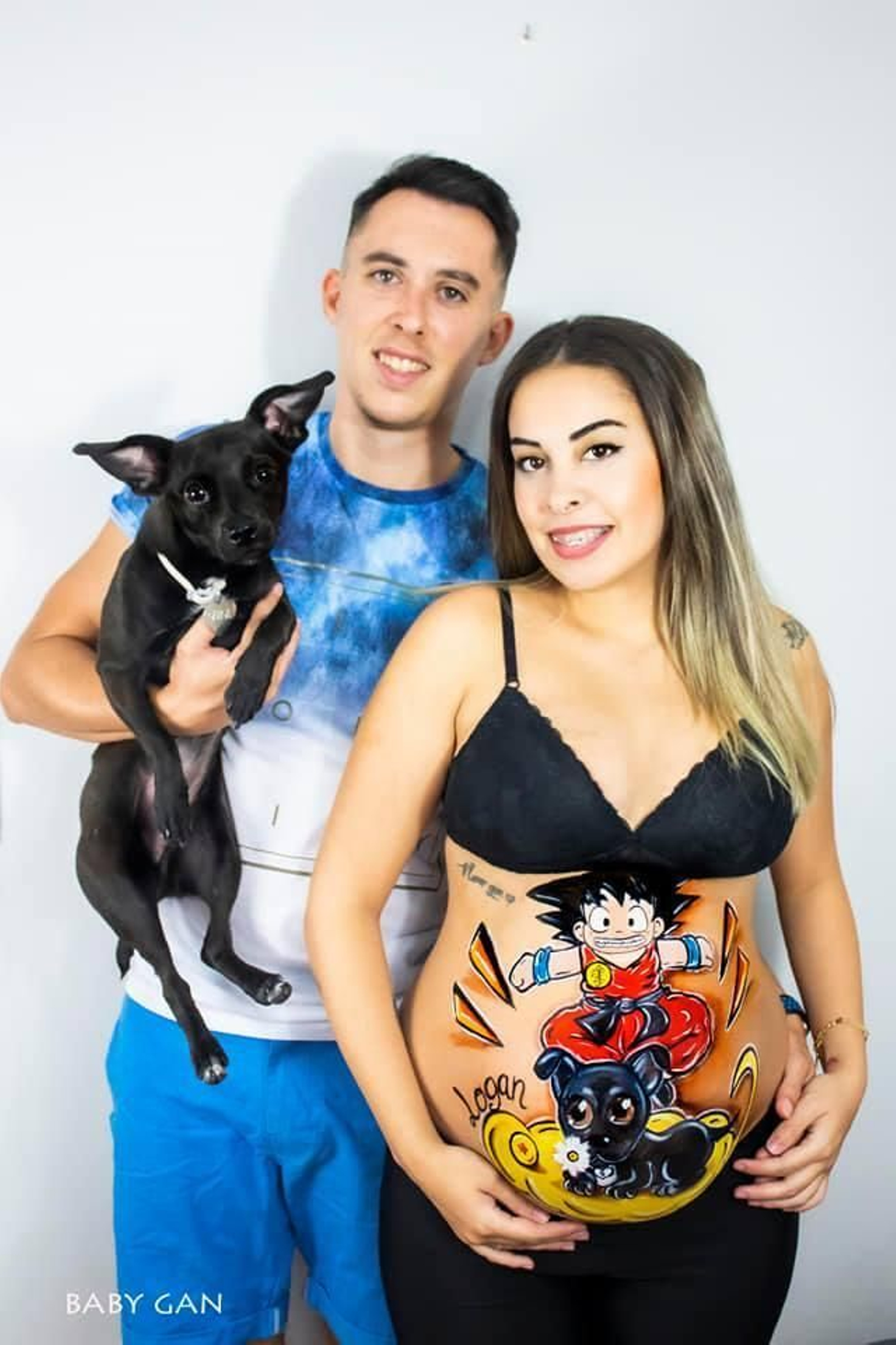 Foto familiar con el resultado del trabajo en Baby Gan.