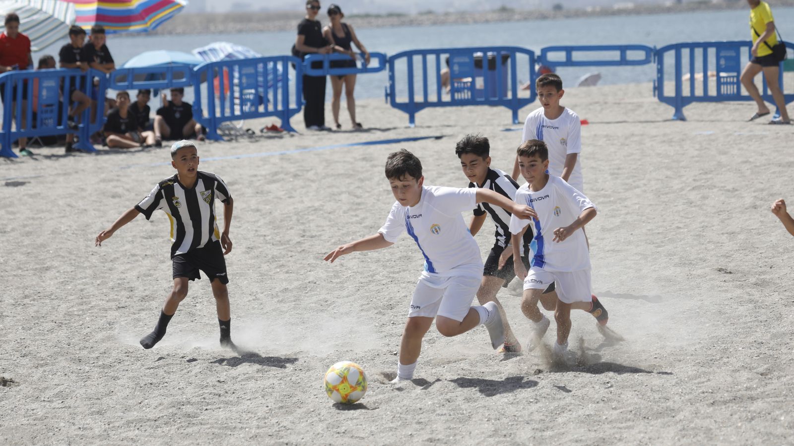 Las fotos de la III Copa Provincial de fútbol playa Ciudad de La Línea
