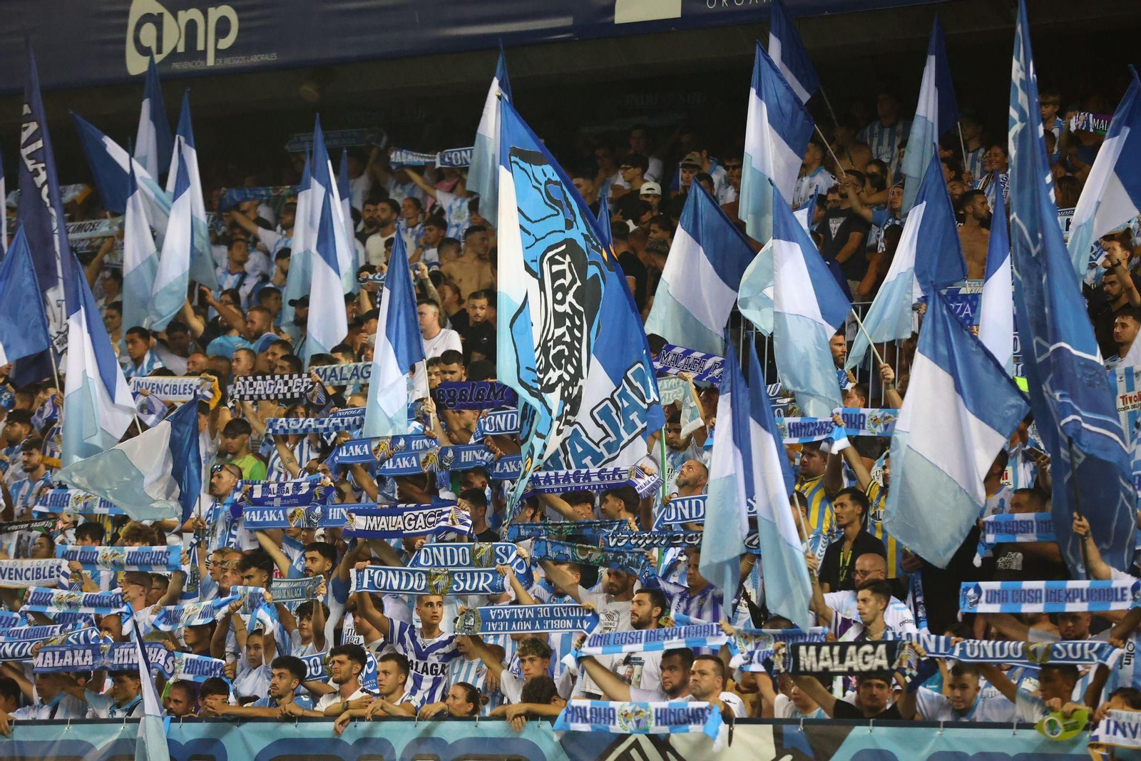 Afición en La Rosaleda en el Málaga-Mirandés