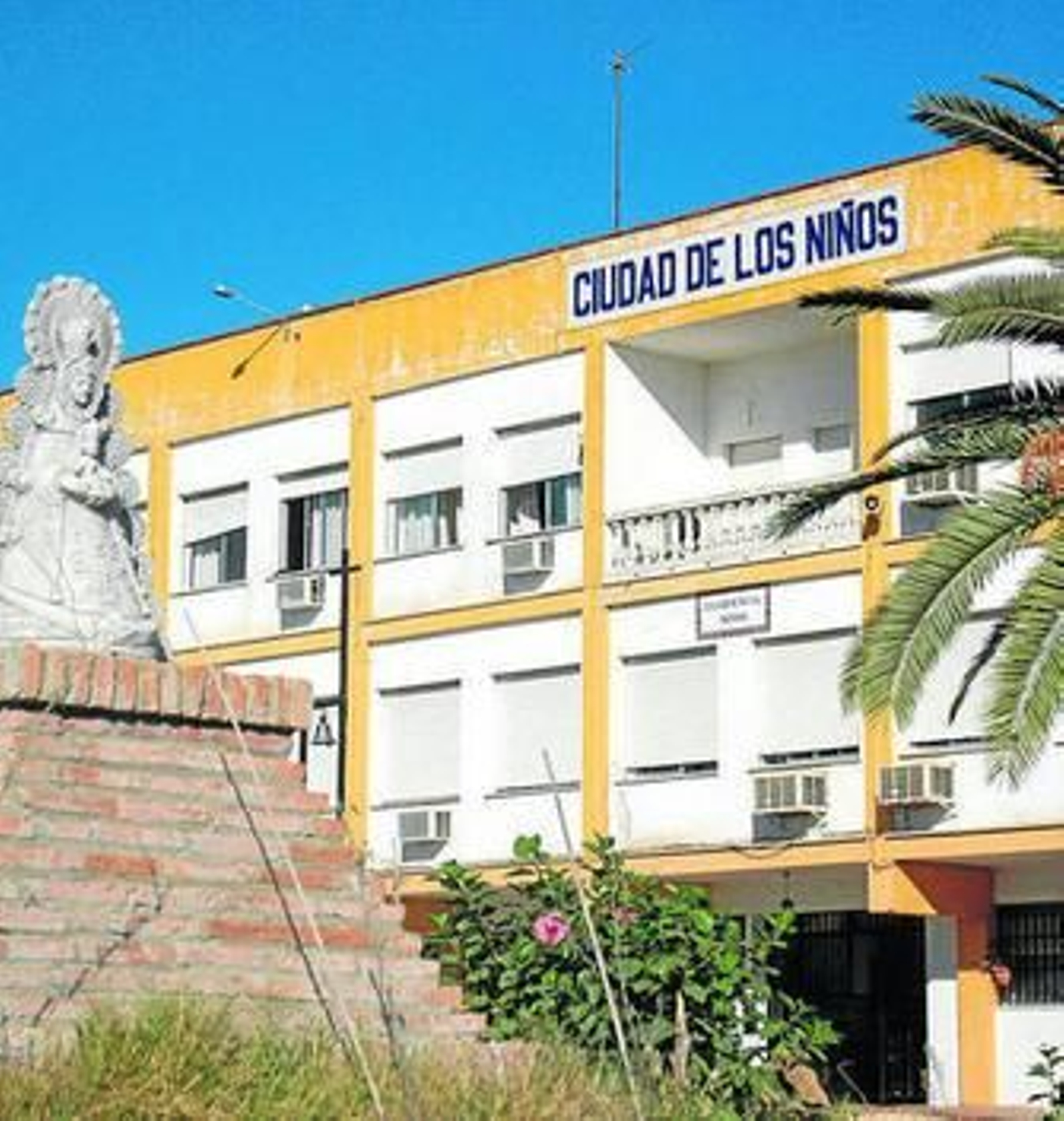 Fachada principal de la Ciudad de los Niños.