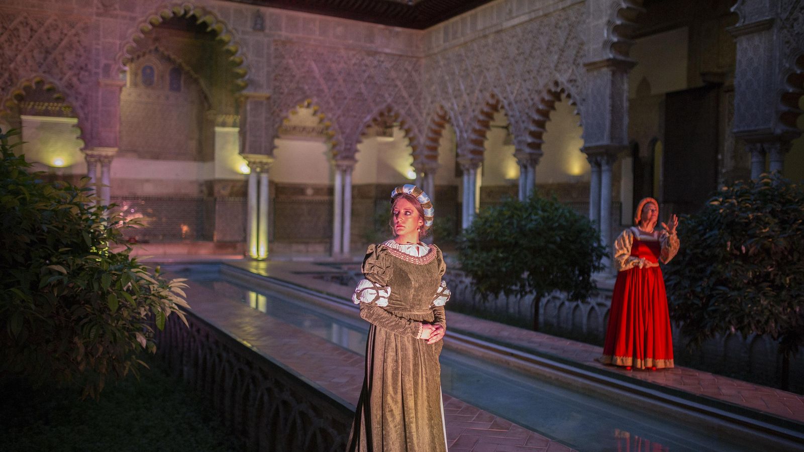 Visita nocturna teatralizada en el Real Alcázar.