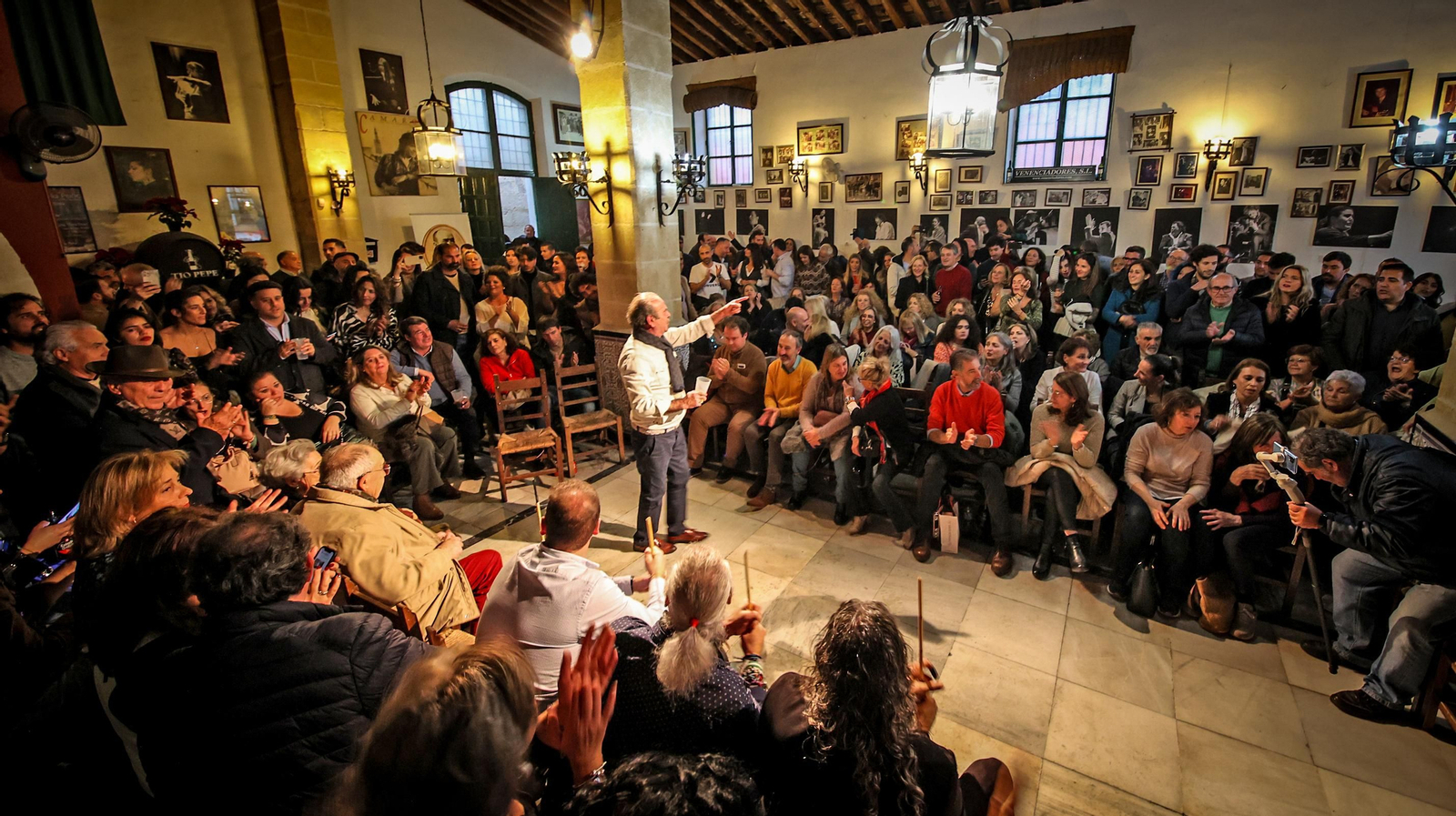 Zambomba flamenca en la peña Antonio Chacón de Jerez