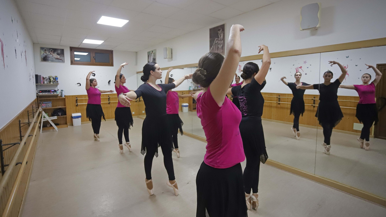 Fotos de la Academia de Baile Eva en La Línea