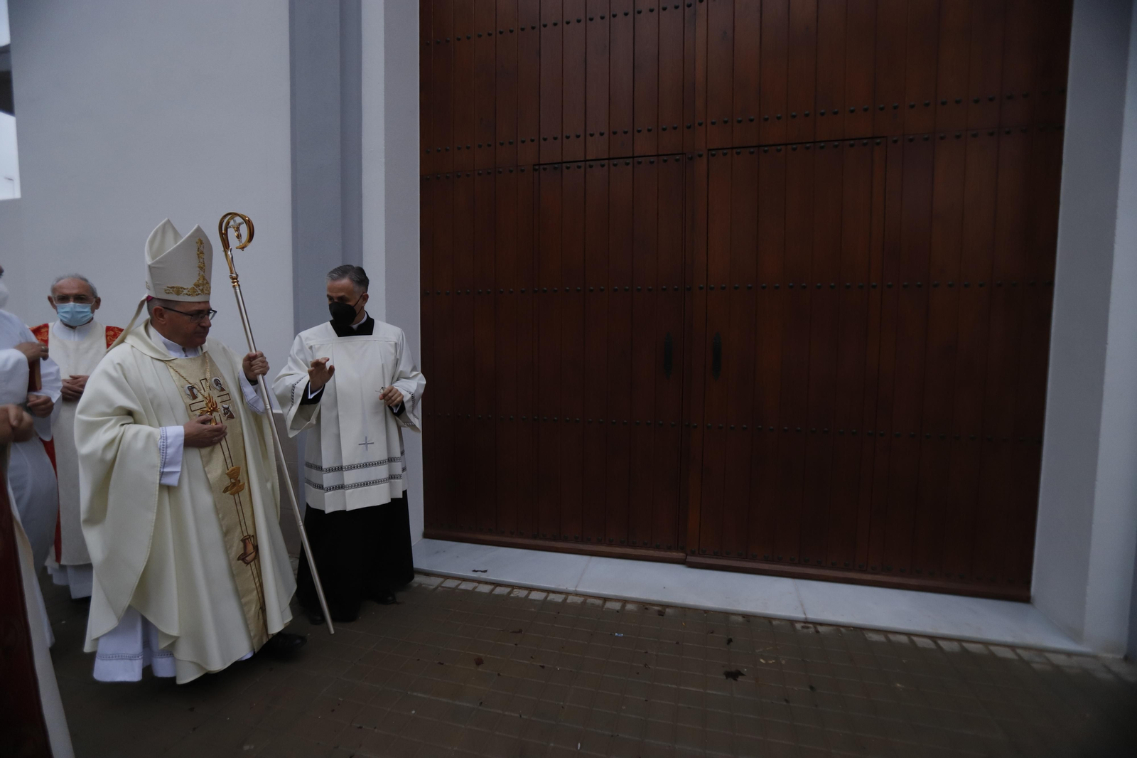 Imágenes de la consagración de la parroquia Cristo Sacerdote