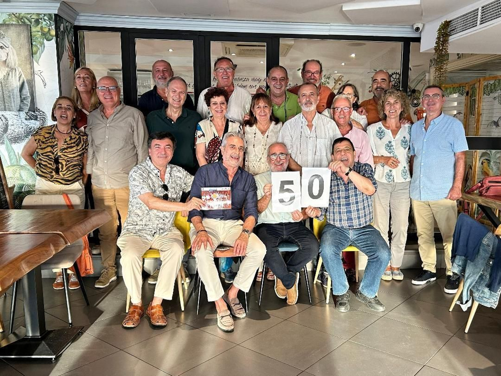 Juan José Estela, Francisco Fernández, Manuel Carvajal, Domingo Montoro, María del Carmen Barragán, Rafael  Burgos, Gonzalo Durán, Macu Morilla, Amelia Rosado, Francisco Gallardo, José Manuel Vera, Maribel Corrales, Francisco Cordón, Elvira Agra, Jaime de la Rosa, José María Varela, Francisco Mogue, Antonio Morilla, María Pilar Isaac y Vicente Castro.