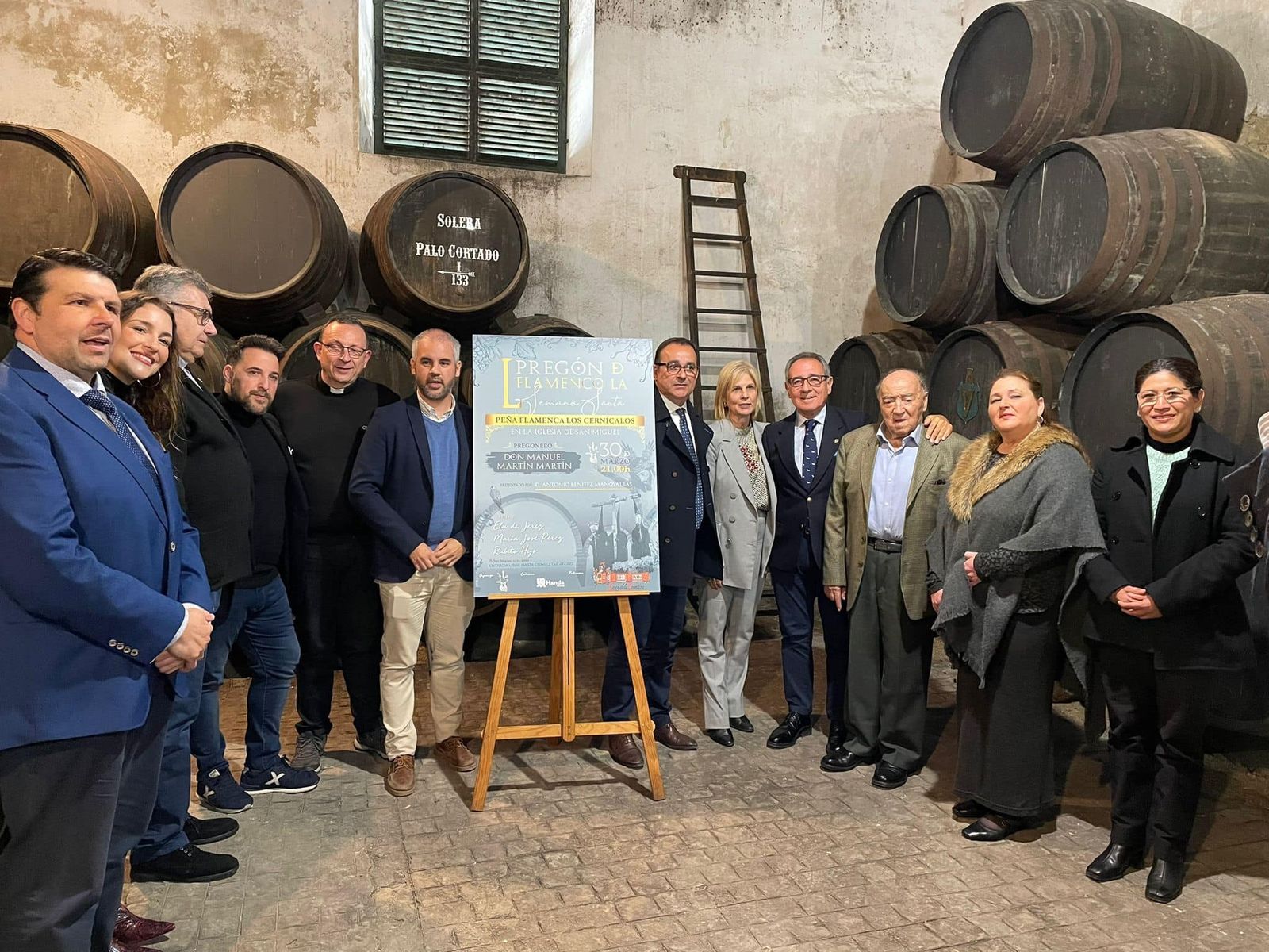 Foto de familia de la presentación del cartel.