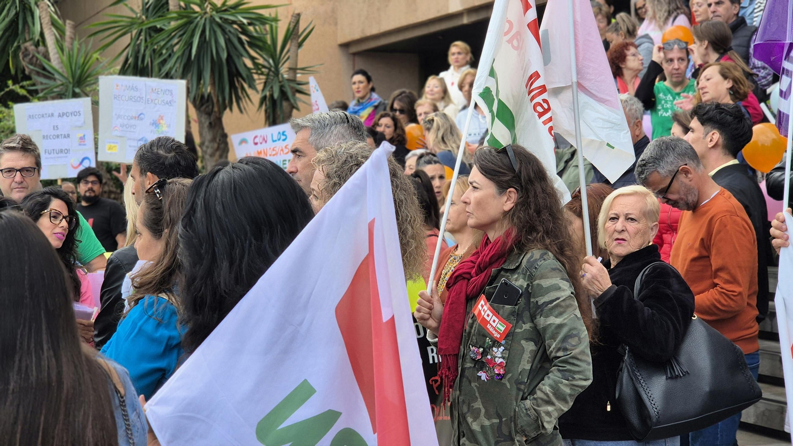 Concentración este lunes a las puertas de la Delegación de Educación en Málaga.