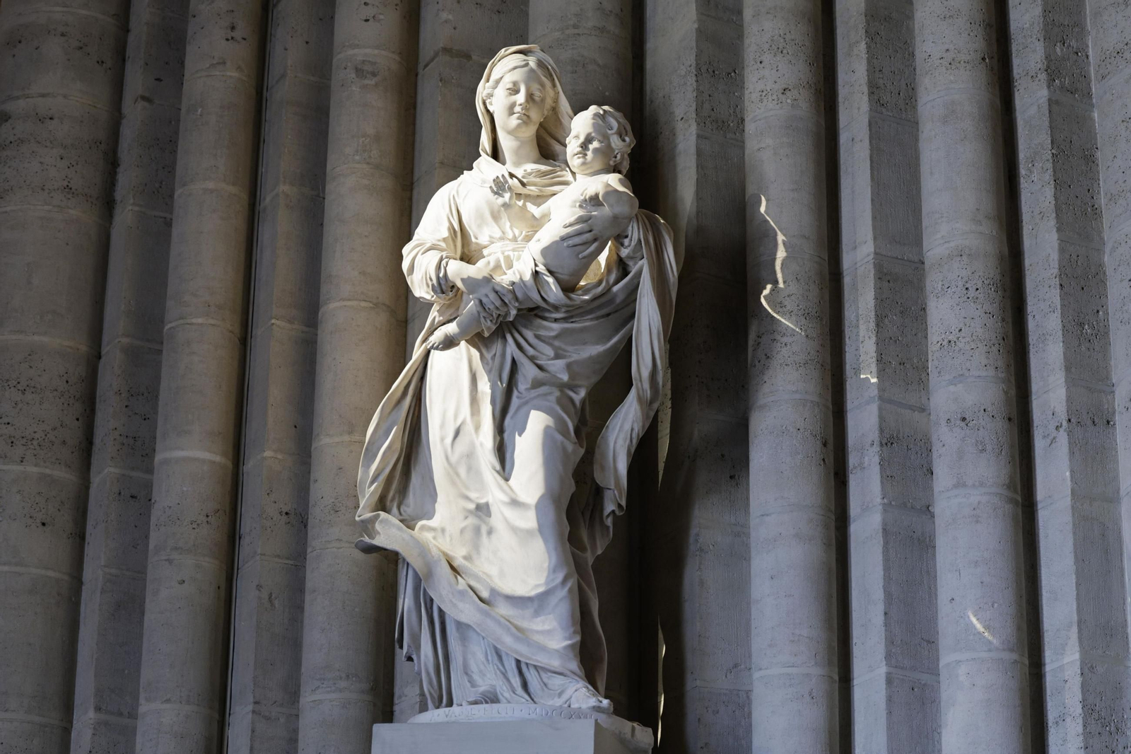 Así es el nuevo interior de Notre Dame tras la restauración Así es el nuevo interior de Notre Dame tras la restauración